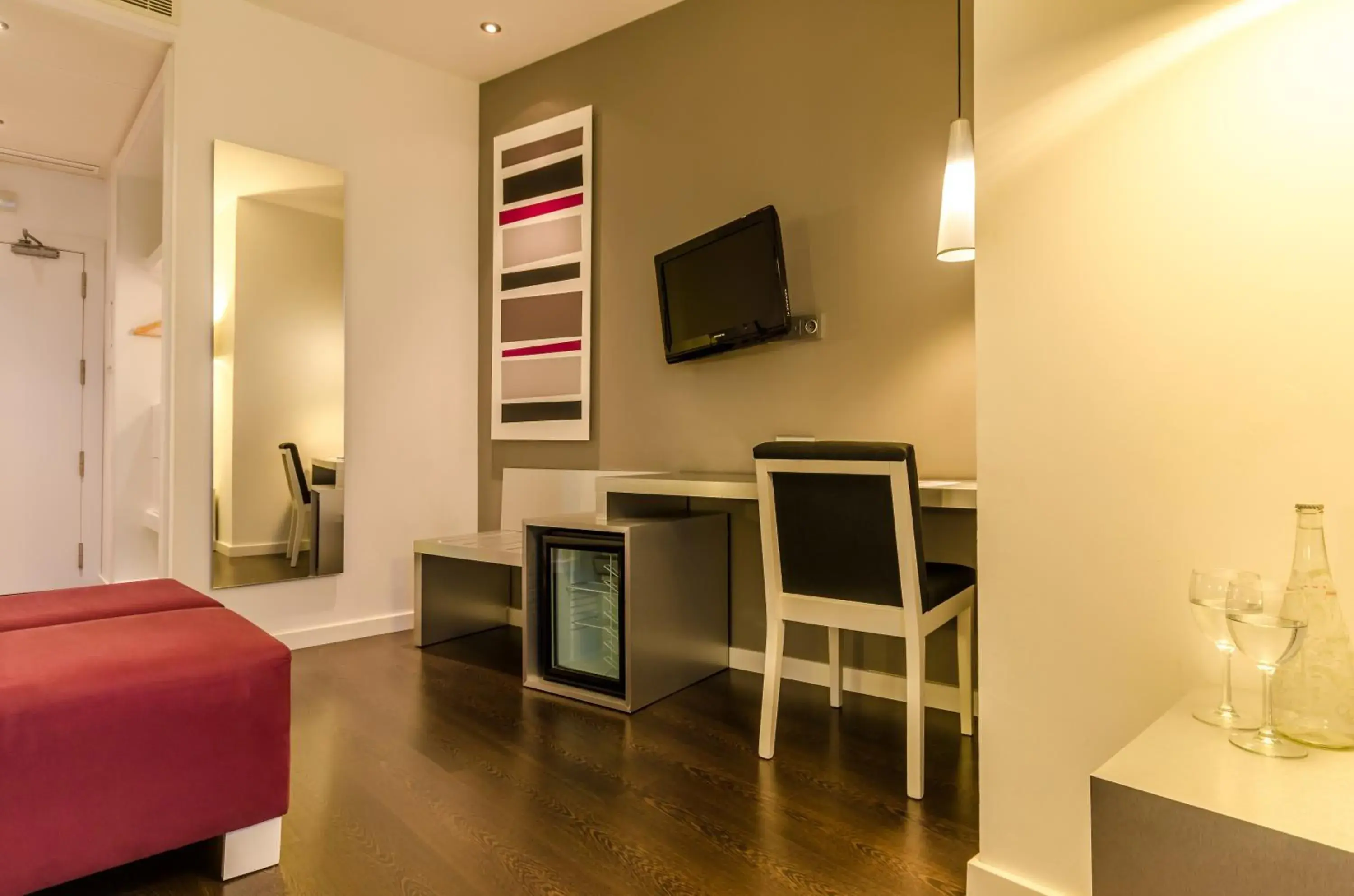 TV and multimedia, Bed in YIT Vía Sevilla Mairena TV and multimedia, Bed in YIT Vía Sevilla Mairena