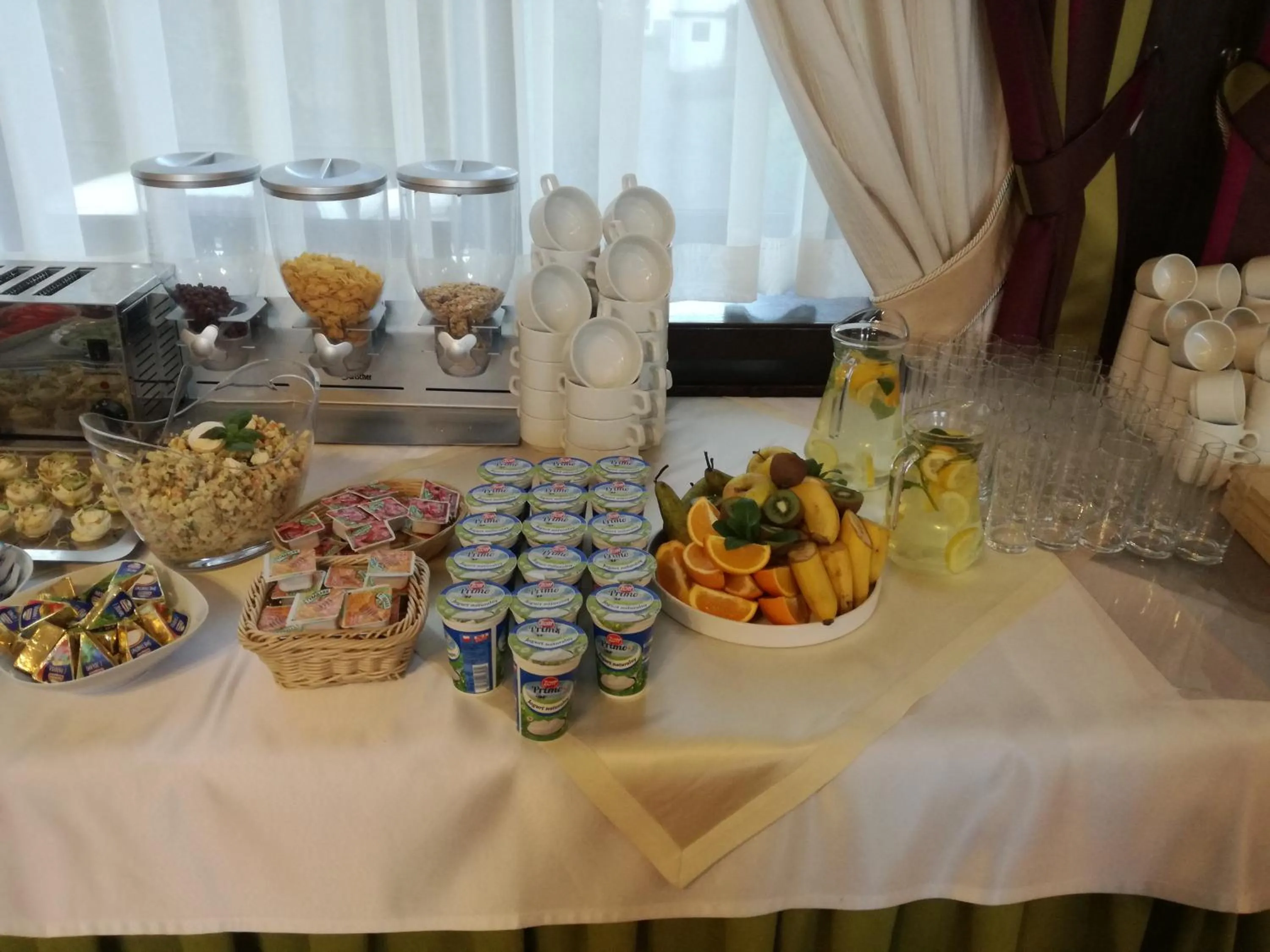 Buffet breakfast in Hotel Solpark