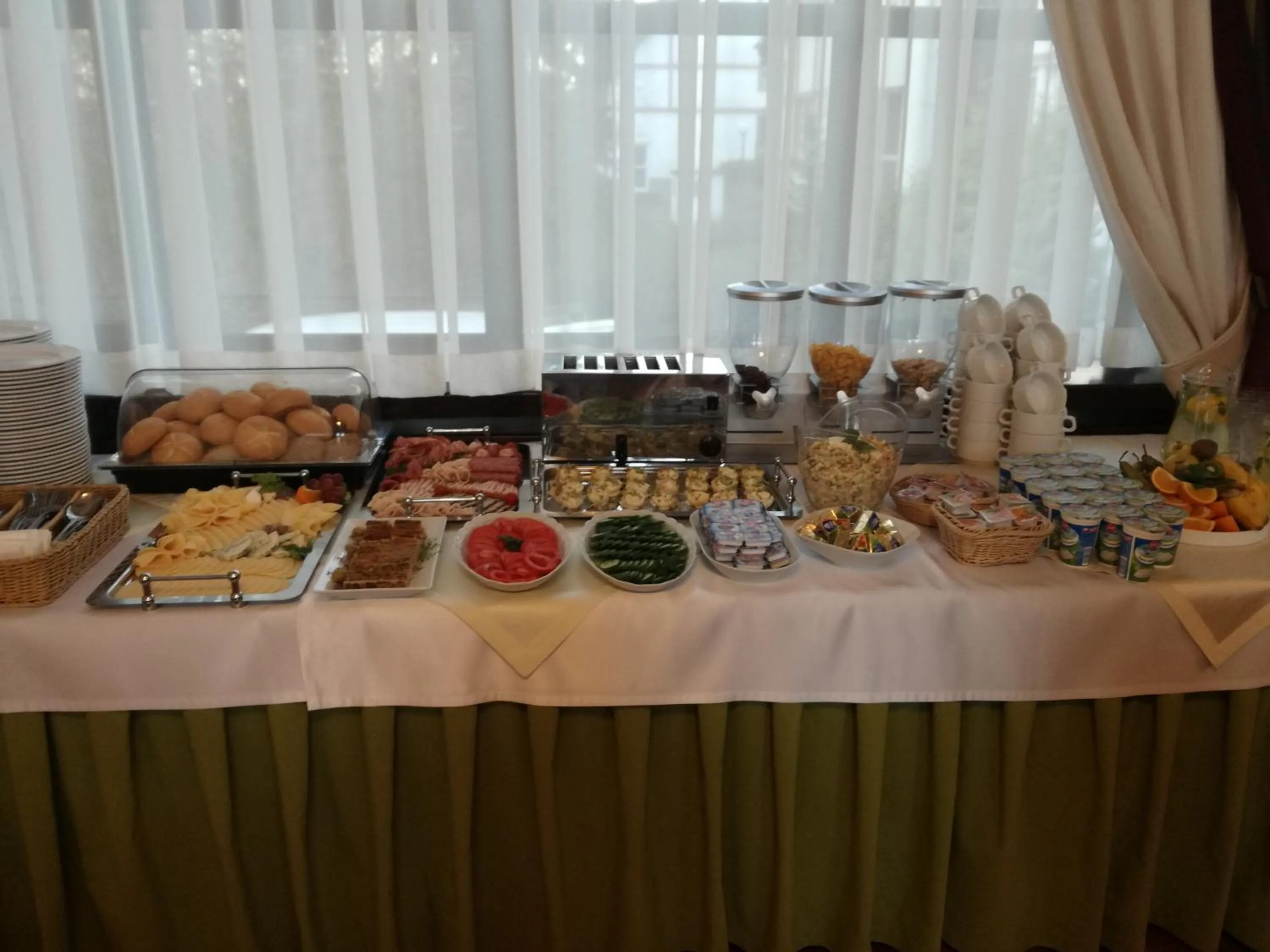 Buffet breakfast in Hotel Solpark