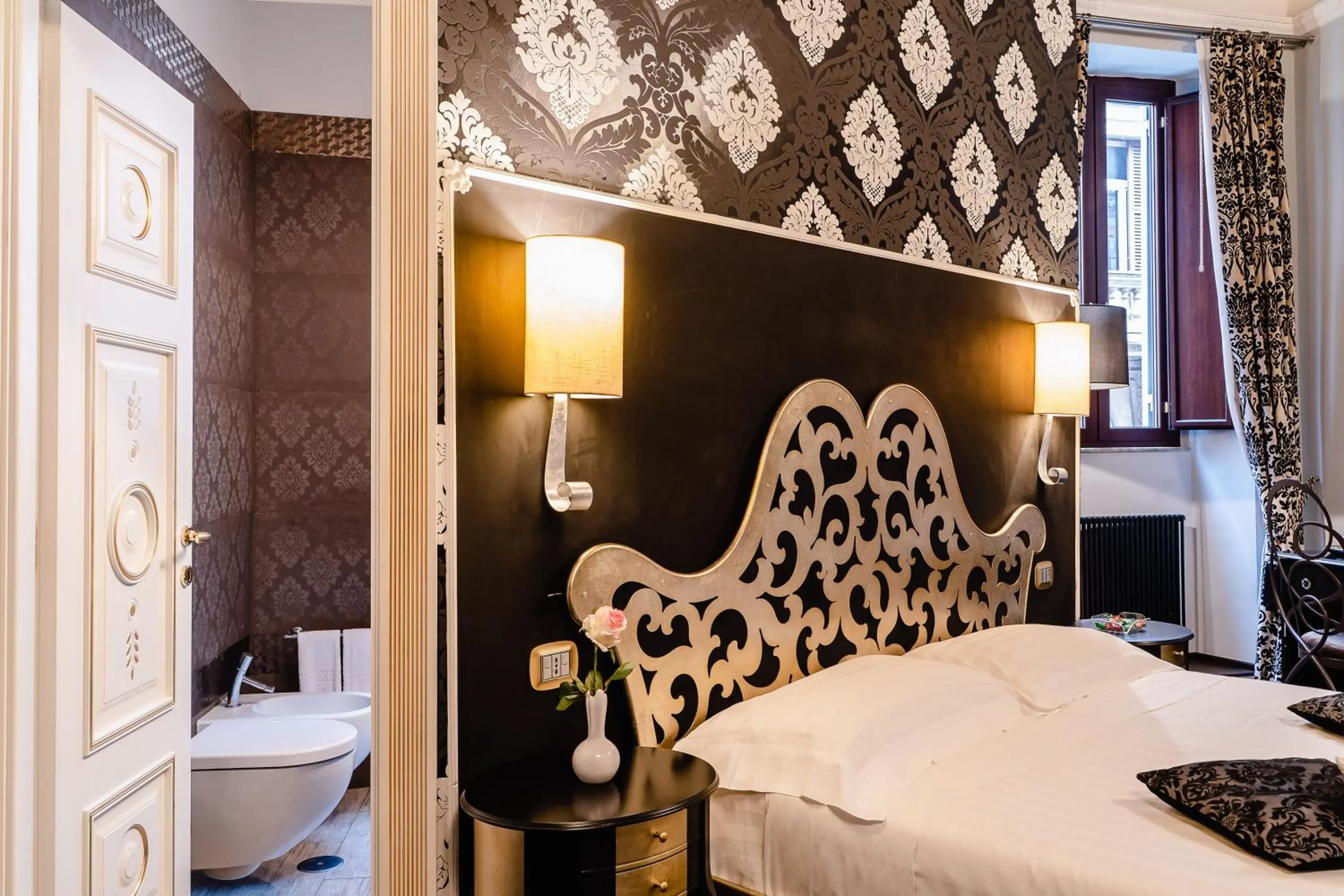 Bed in Locanda Del Sole-Roma Piazza Di Spagna Ripetta