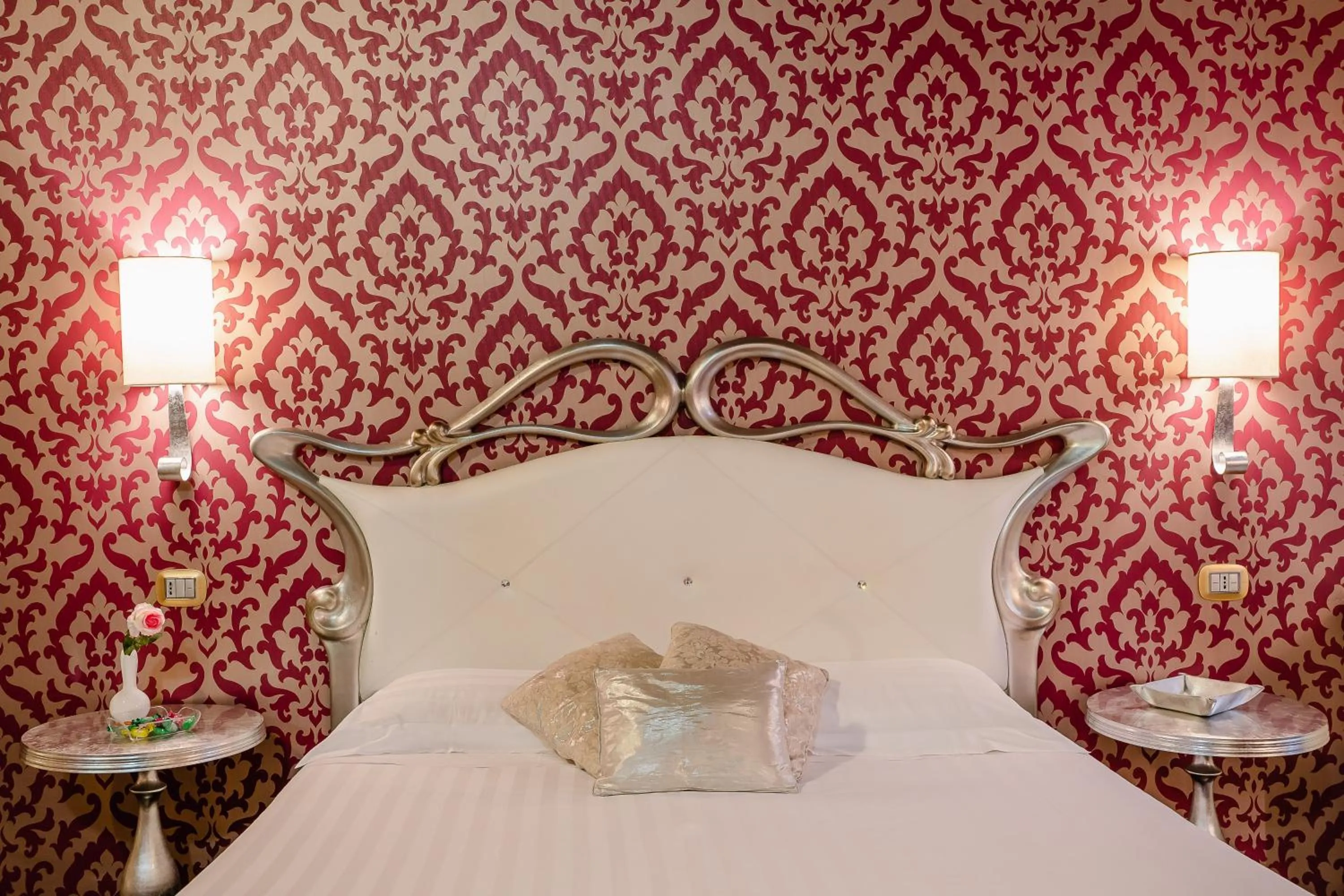 Bed in Locanda Del Sole-Roma Piazza Di Spagna Ripetta