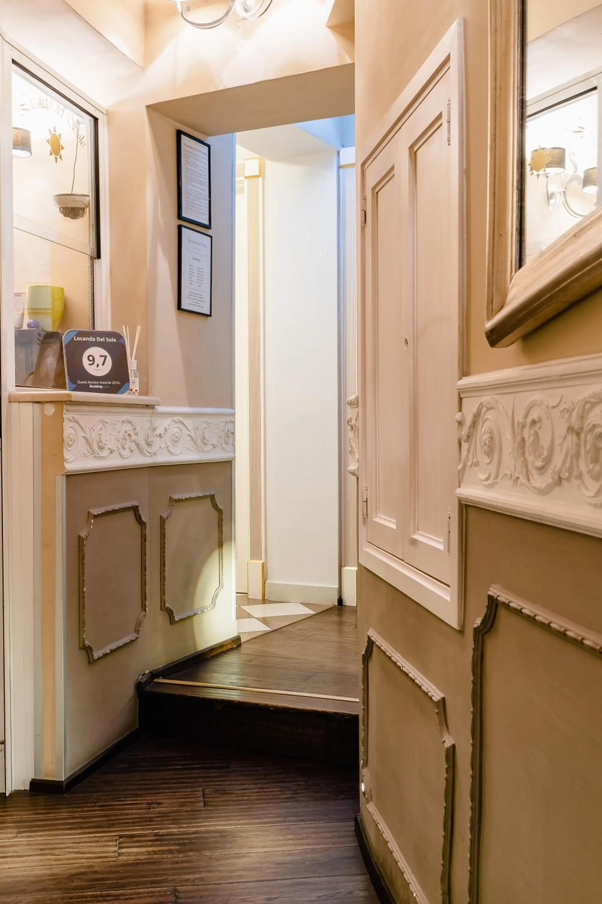 Property building in Locanda Del Sole-Roma Piazza Di Spagna Ripetta