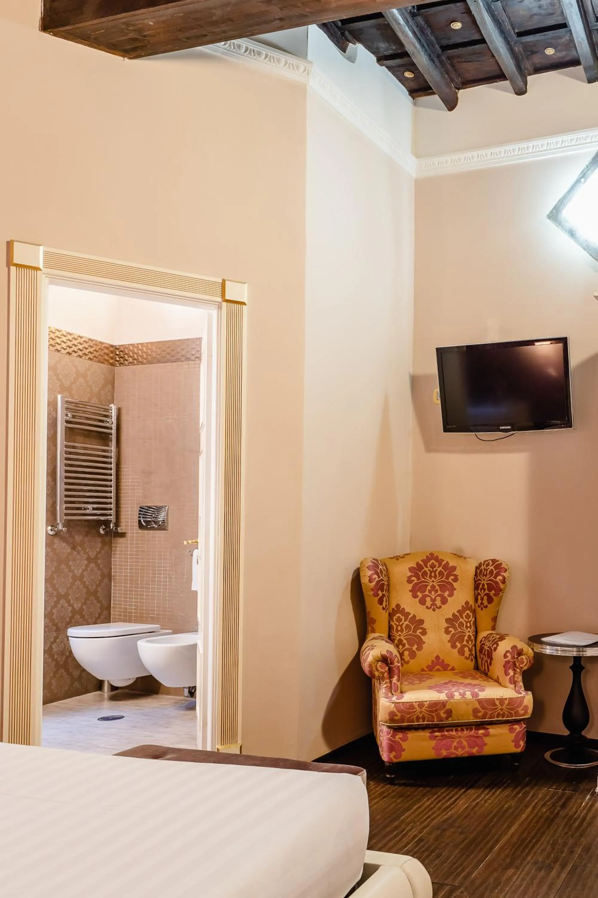 Bed in Locanda Del Sole-Roma Piazza Di Spagna Ripetta