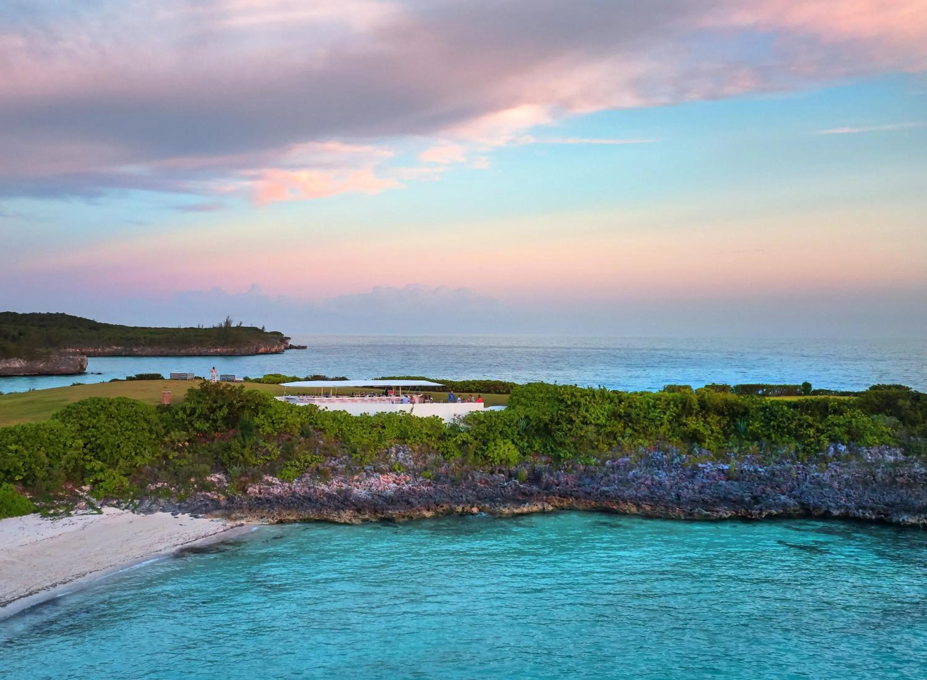 Lounge or bar in The Cove Eleuthera