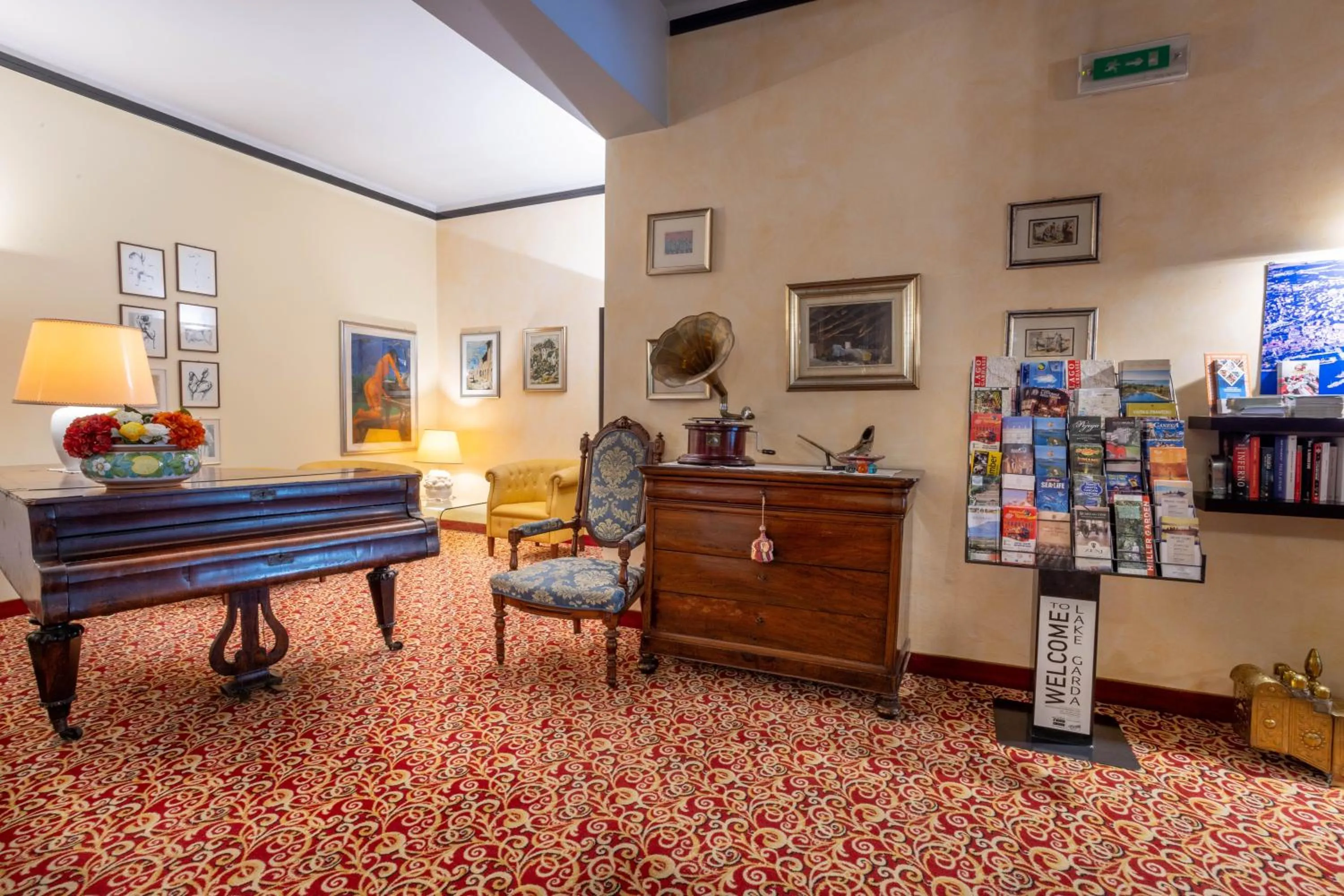 Communal lounge/ TV room in Hotel Giardinetto