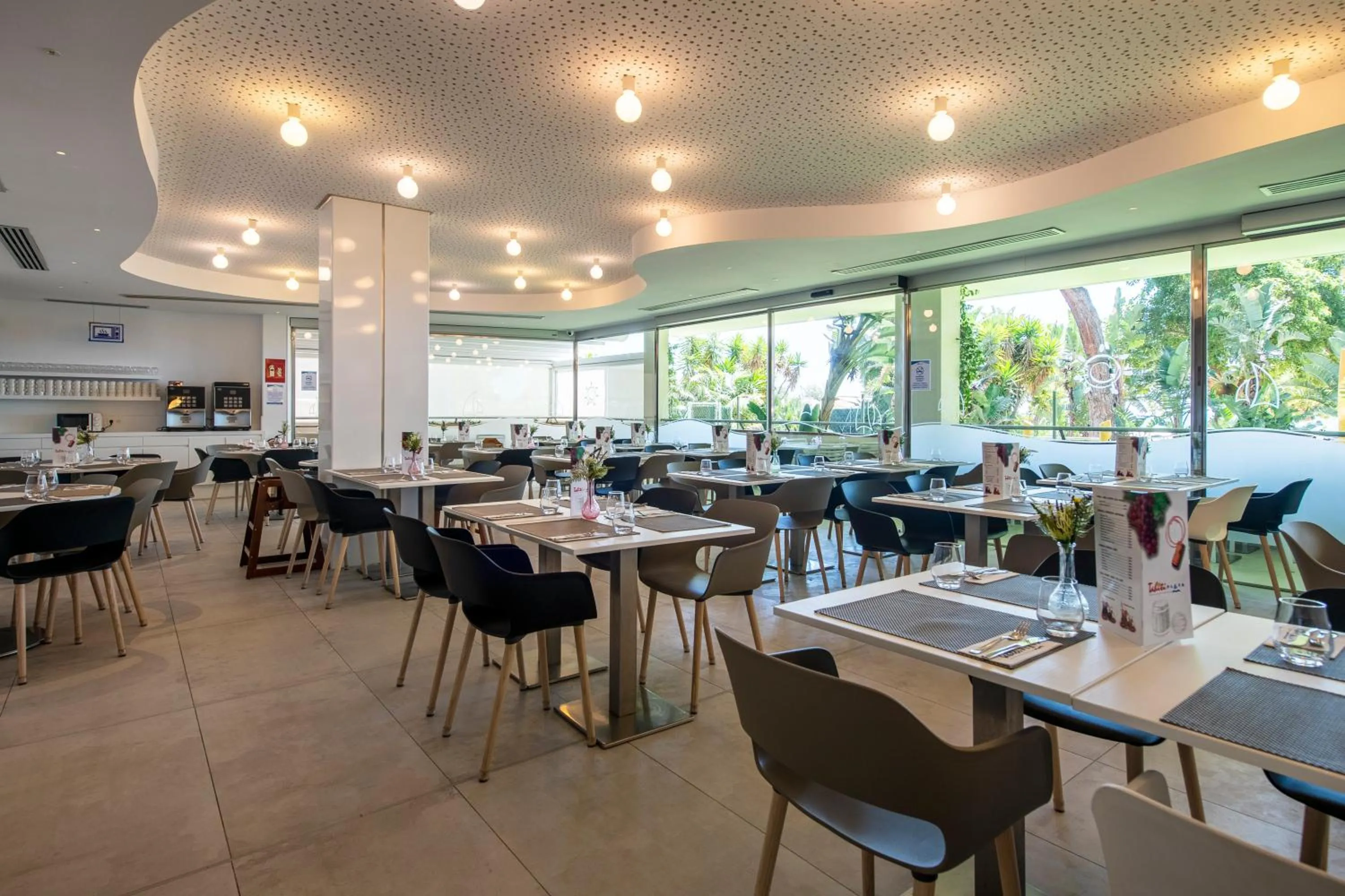 Restaurant/places to eat in Hotel Tahití Playa