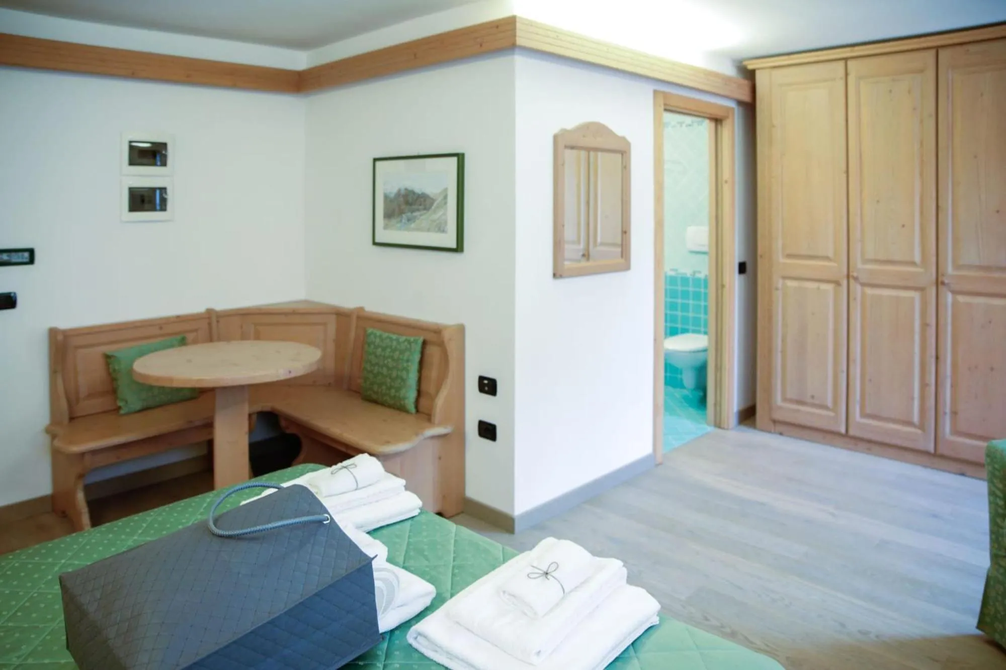 Nivis Hotel