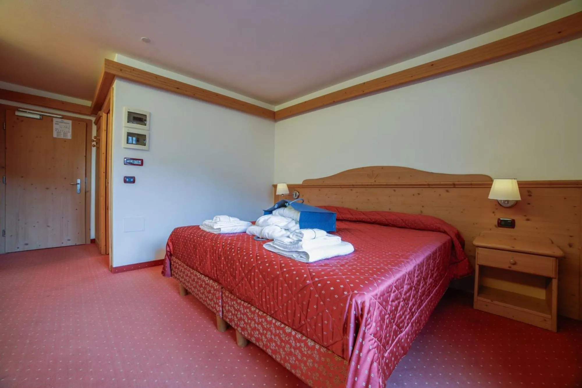 Bed in Nivis Hotel