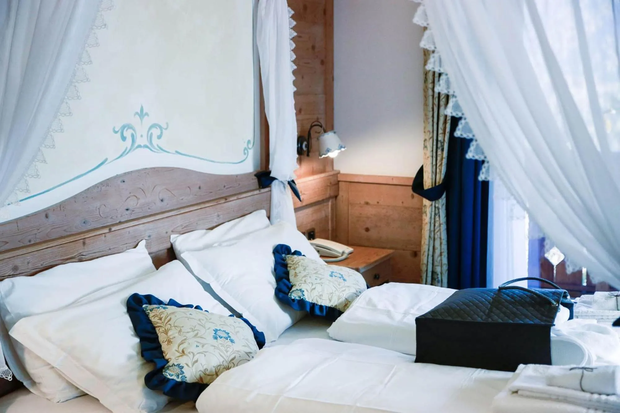 Bed in Nivis Hotel