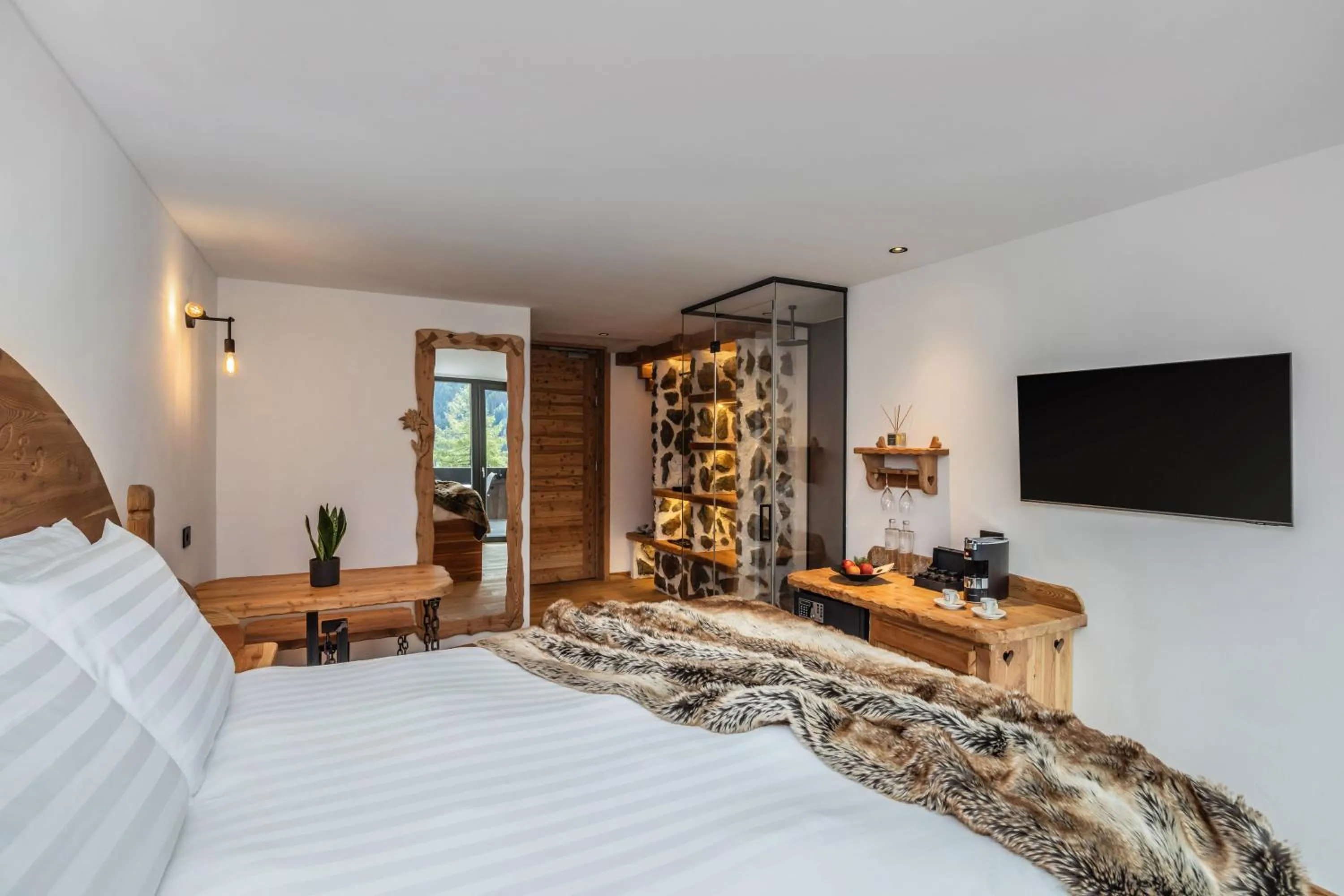 Bedroom, Bed in Hotel Chalet Al Foss - Adults Only