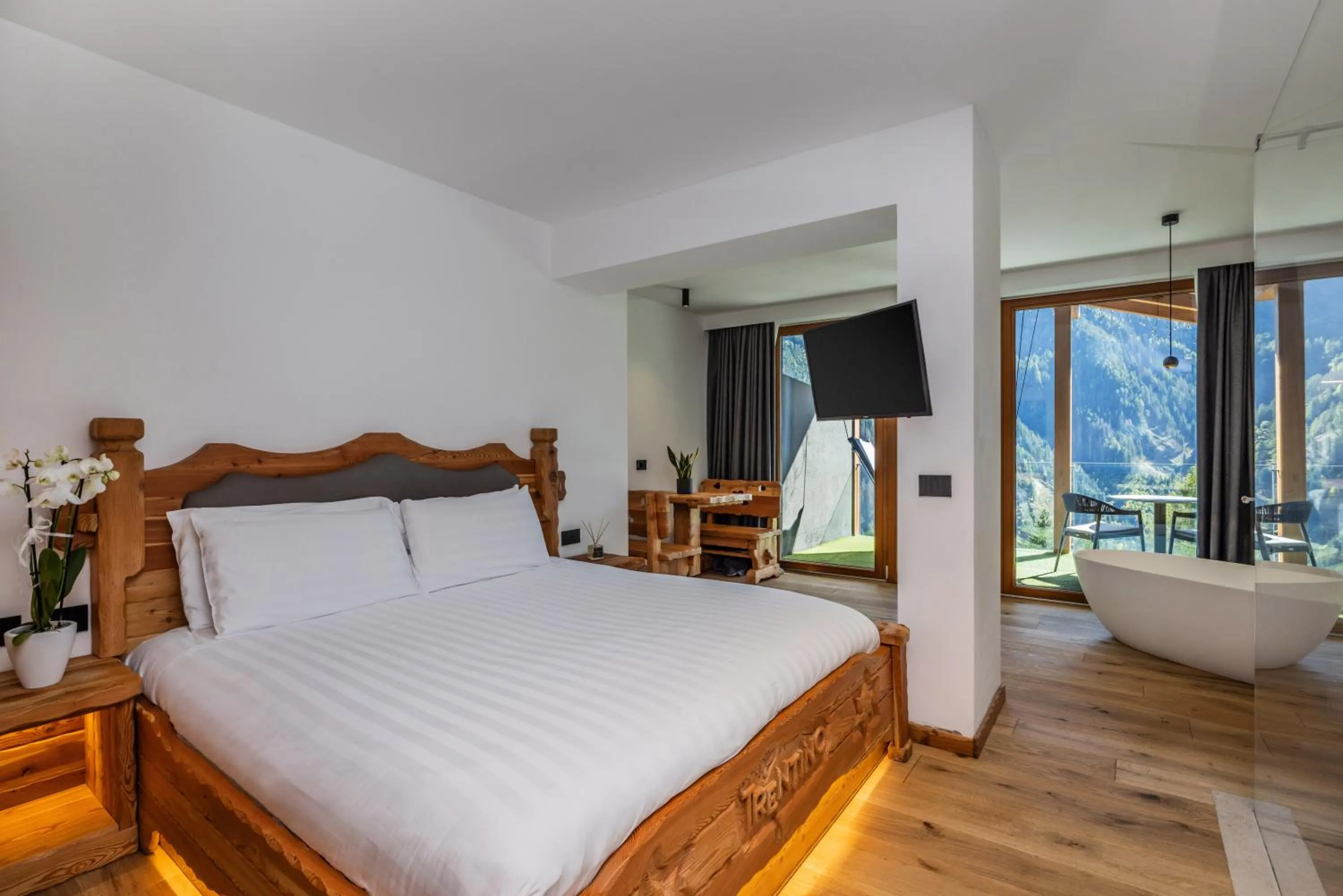 Photo of the whole room, Bed in Hotel Chalet Al Foss - Adults Only