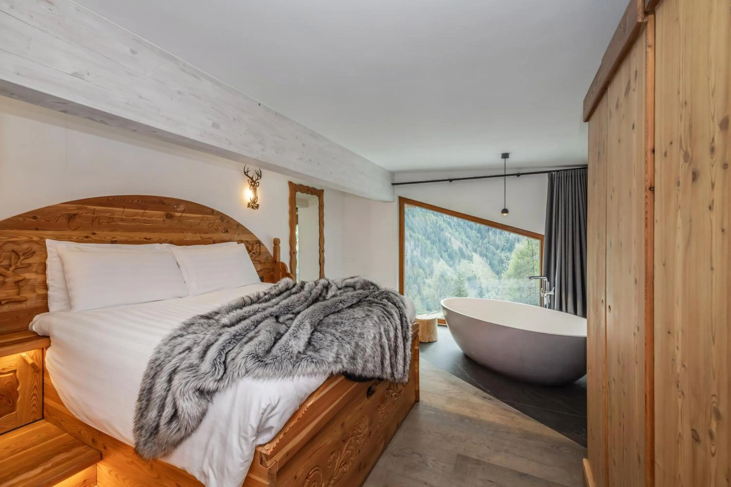 Bedroom, Bed in Hotel Chalet Al Foss - Adults Only
