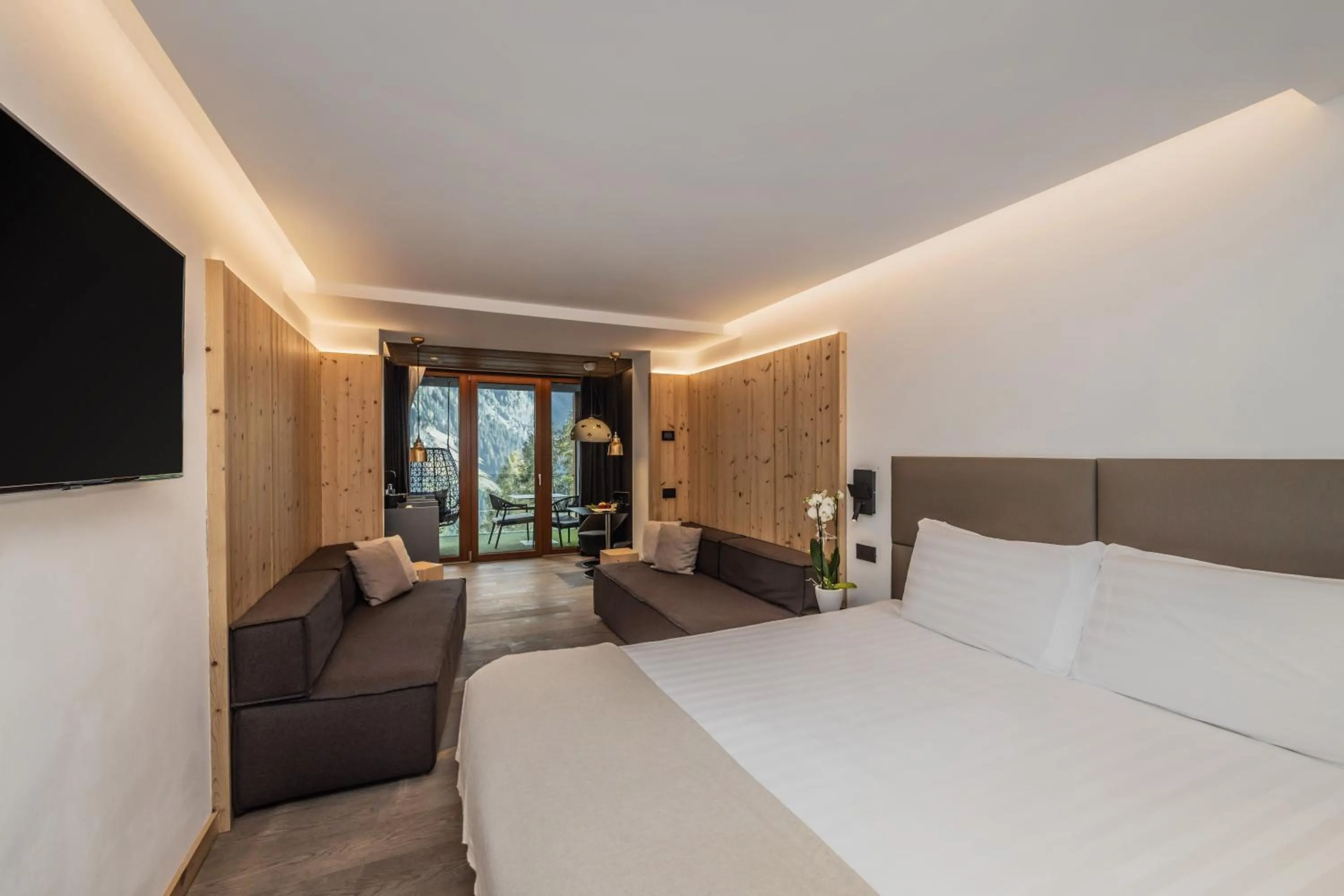 Photo of the whole room, Bed in Hotel Chalet Al Foss - Adults Only