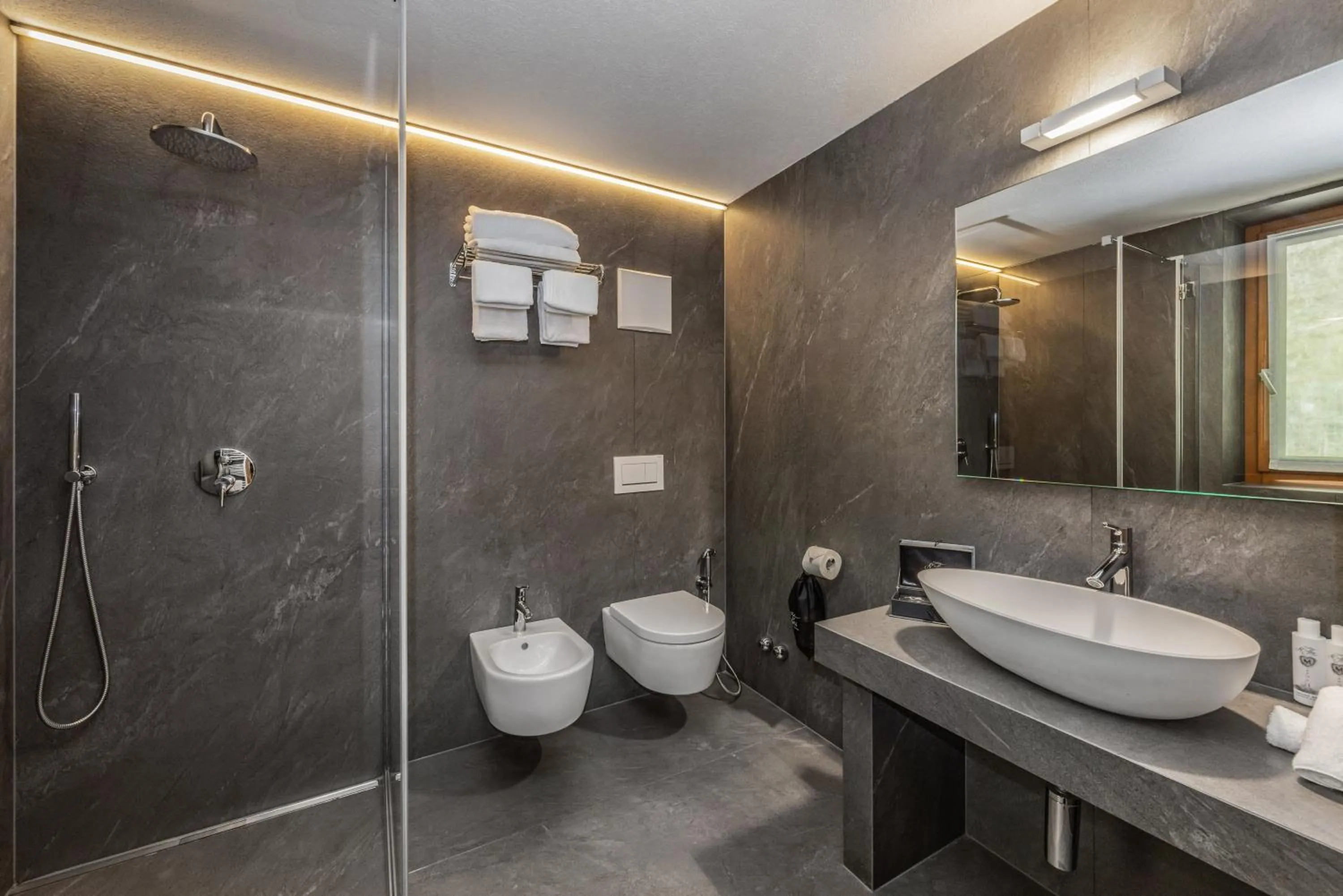 Bathroom in Hotel Chalet Al Foss - Adults Only