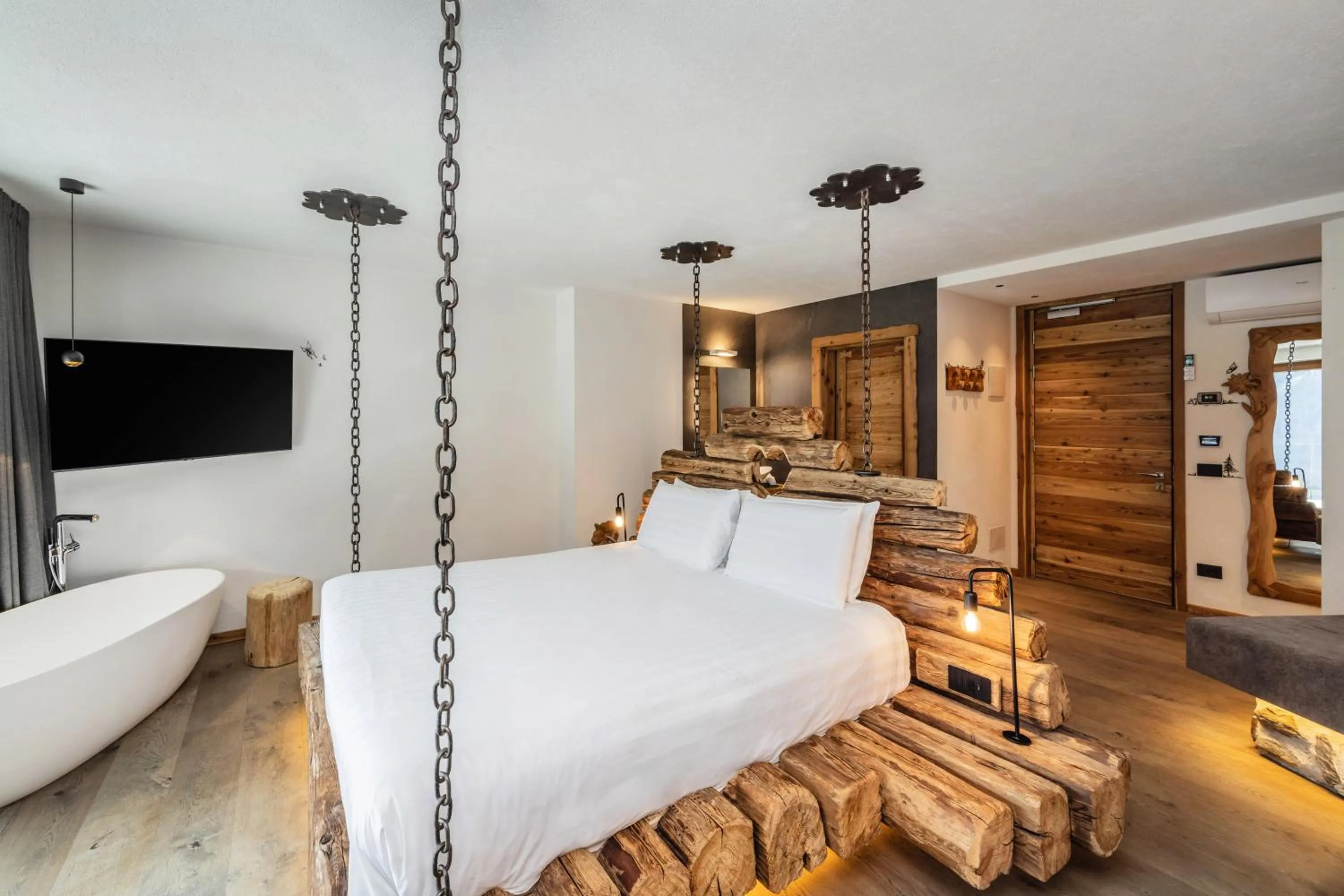 Bedroom, Bed in Hotel Chalet Al Foss - Adults Only