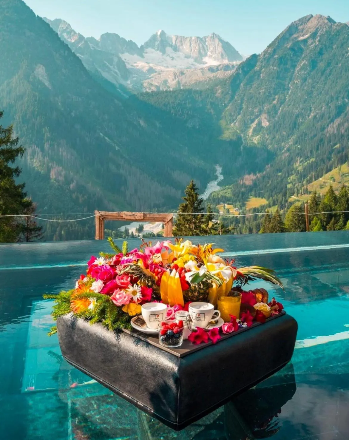 Swimming pool in Hotel Chalet Al Foss - Adults Only