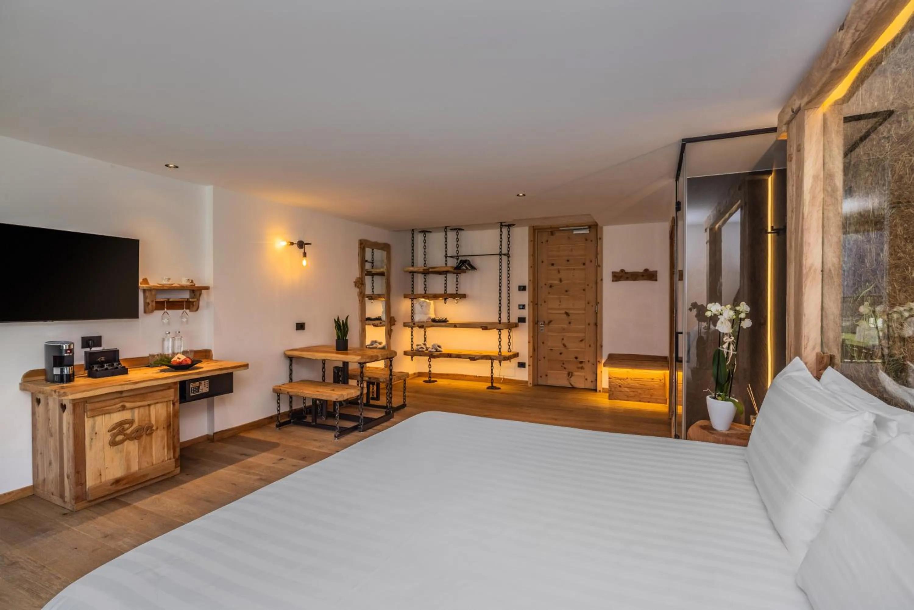 Bedroom, Bed in Hotel Chalet Al Foss - Adults Only