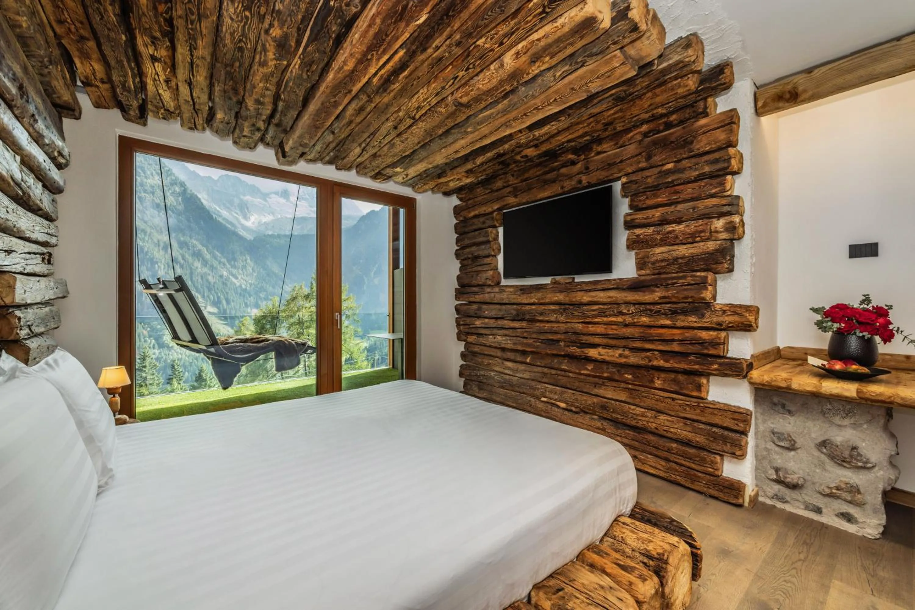 Photo of the whole room, Bed in Hotel Chalet Al Foss - Adults Only