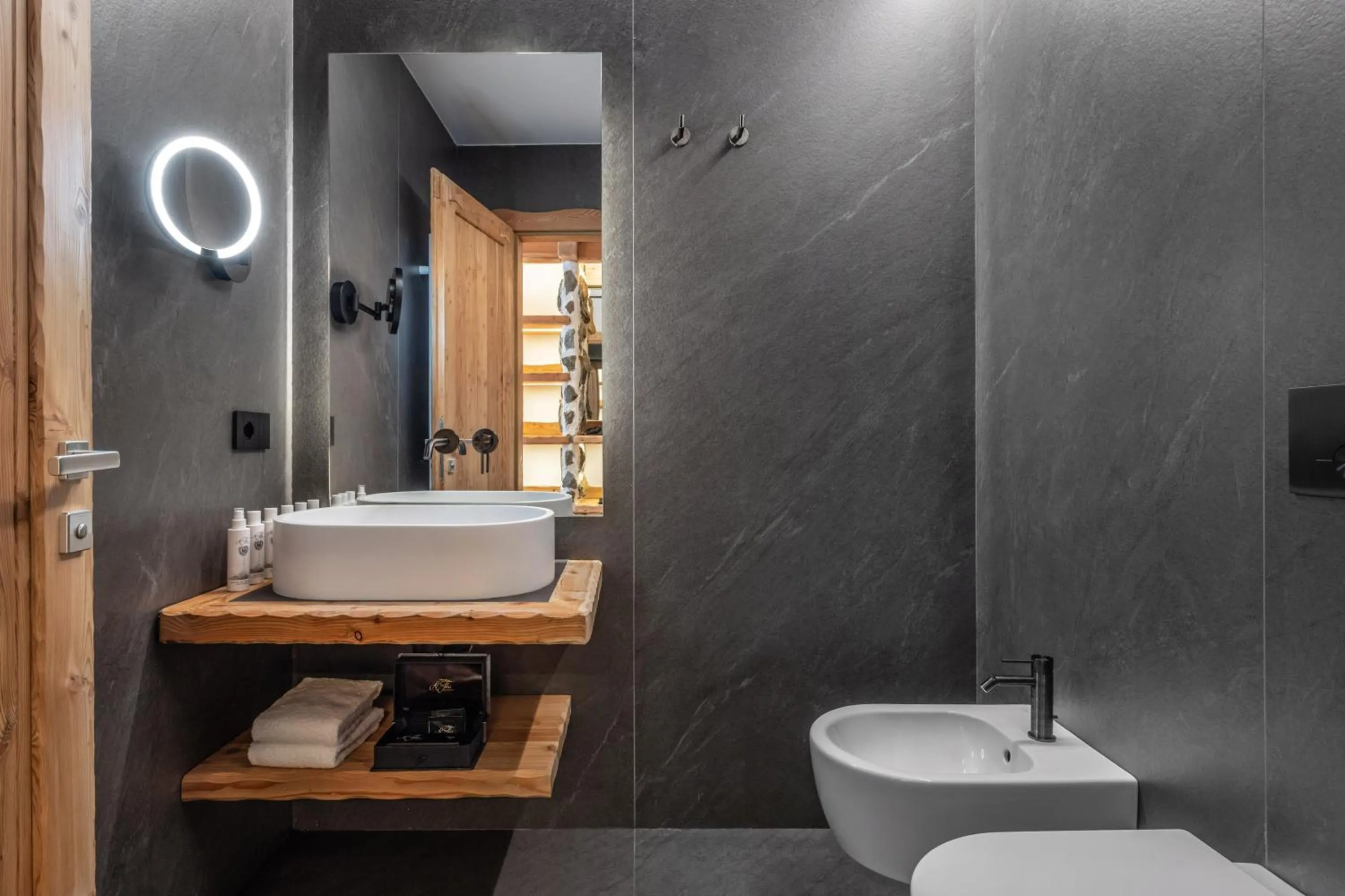 Bathroom in Hotel Chalet Al Foss - Adults Only