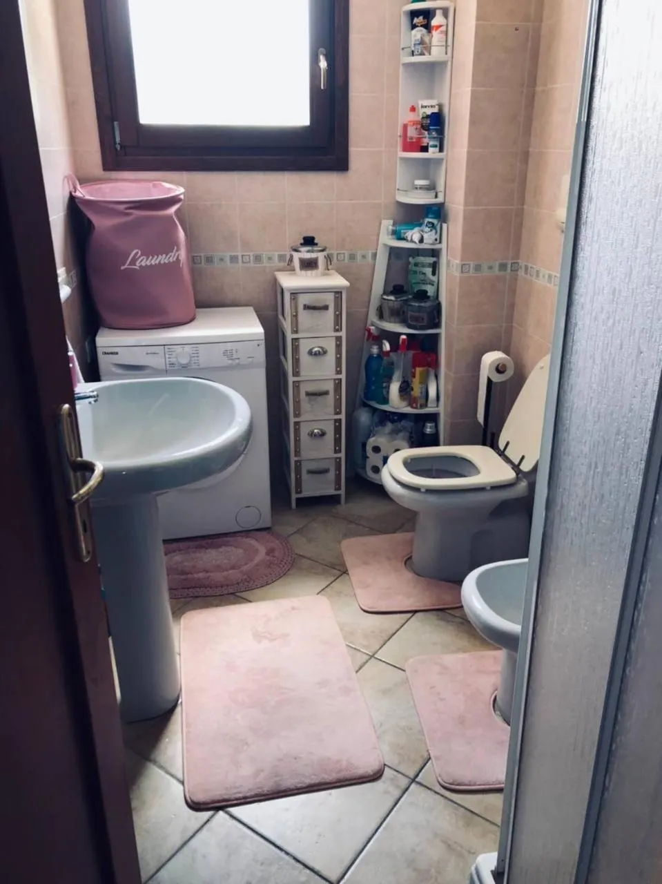 Shower in La Reggia Di Nausicaa