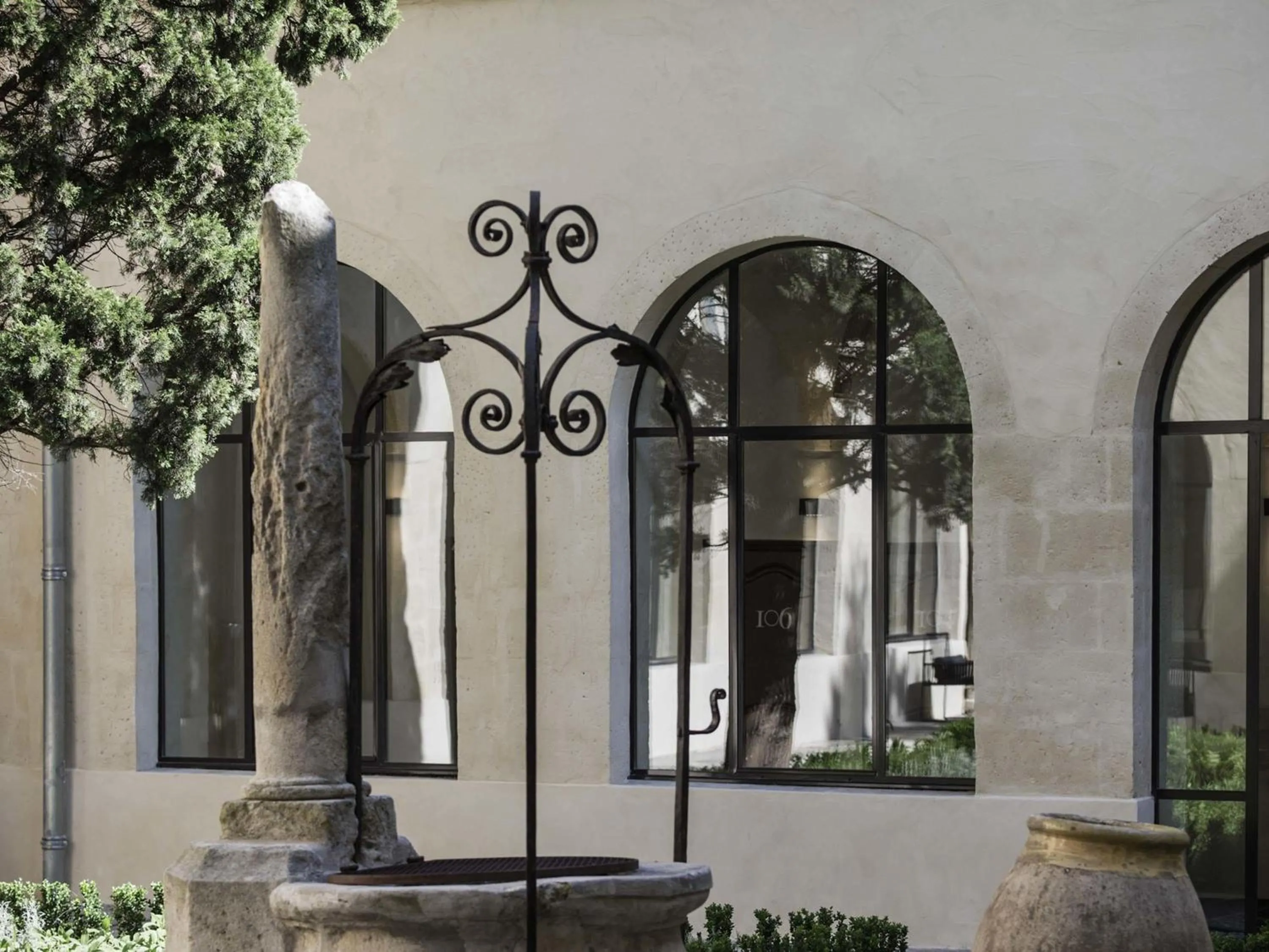 wedding in Jules César Hotel & Spa Arles - MGallery Collection