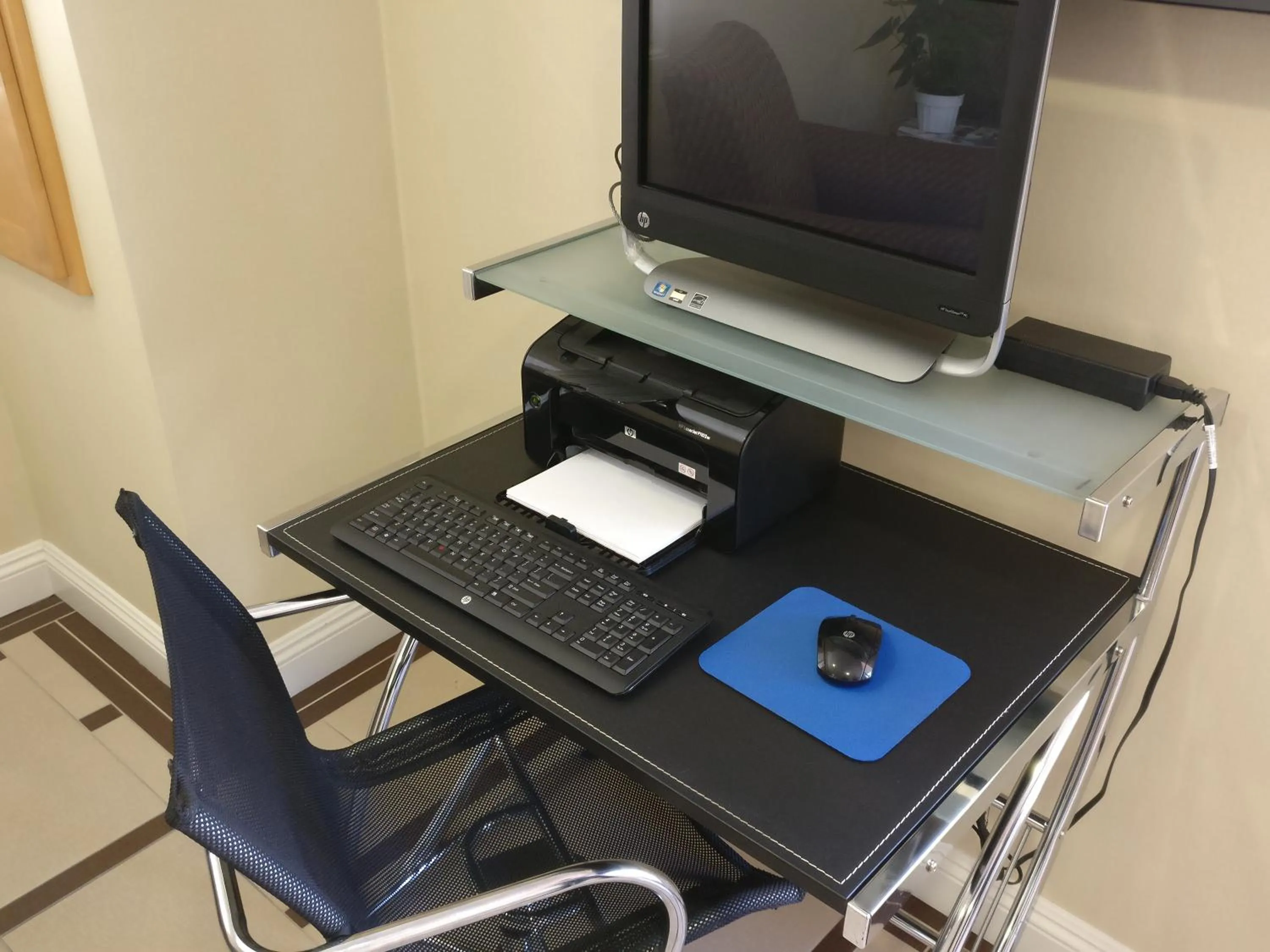 Business facilities in Burbank Inn and Suites