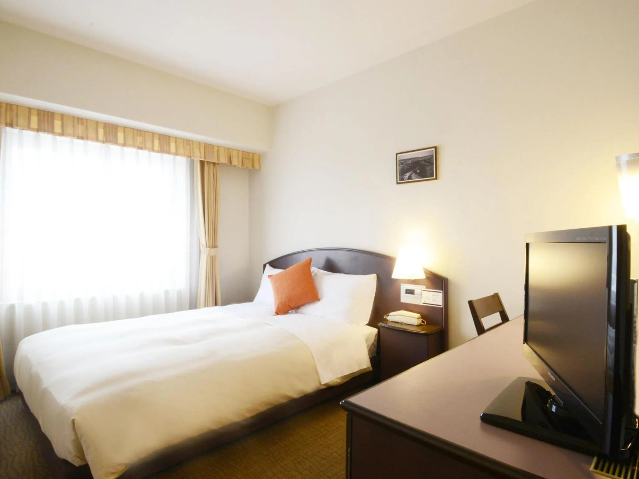 Photo of the whole room, Bed in Hotel Resol Hakodate