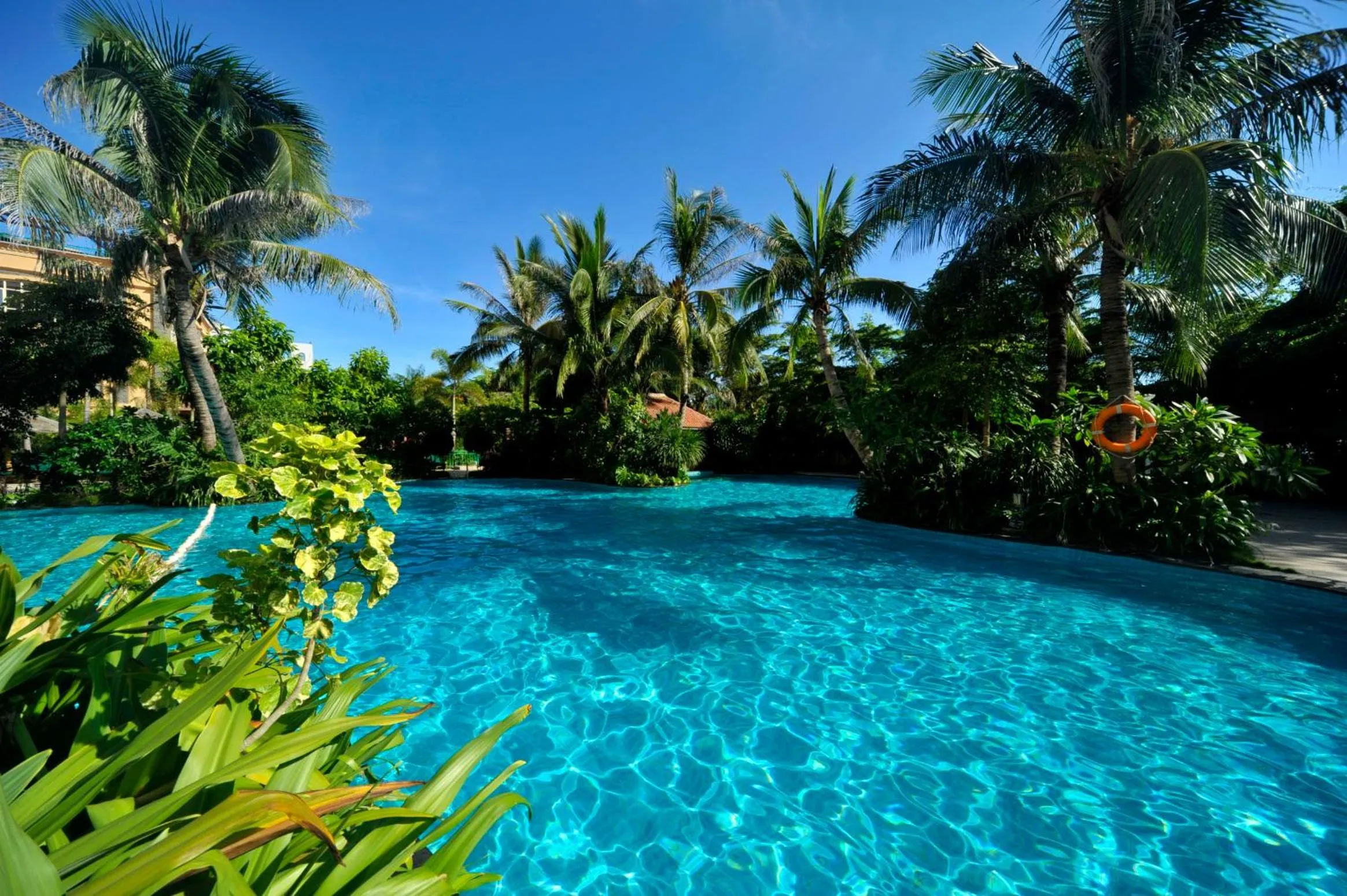 Swimming pool in Shengyi Holiday Villa Hotel