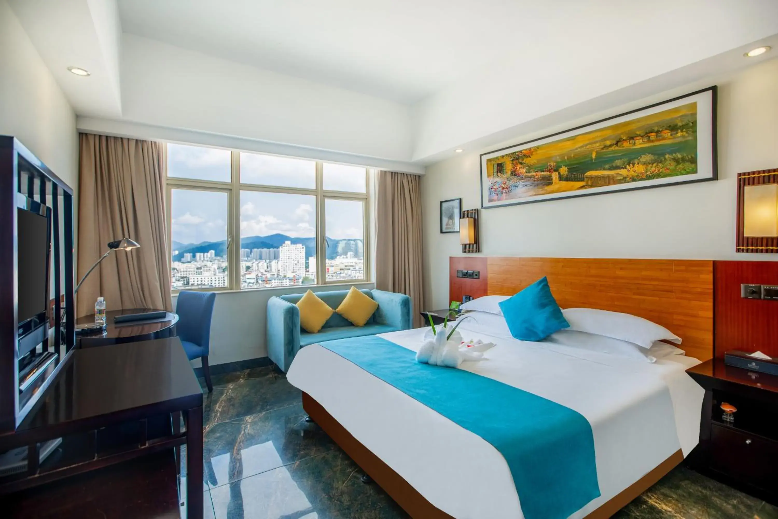 Small City View King room in Shengyi Holiday Villa Hotel Small City View King room in Shengyi Holiday Villa Hotel