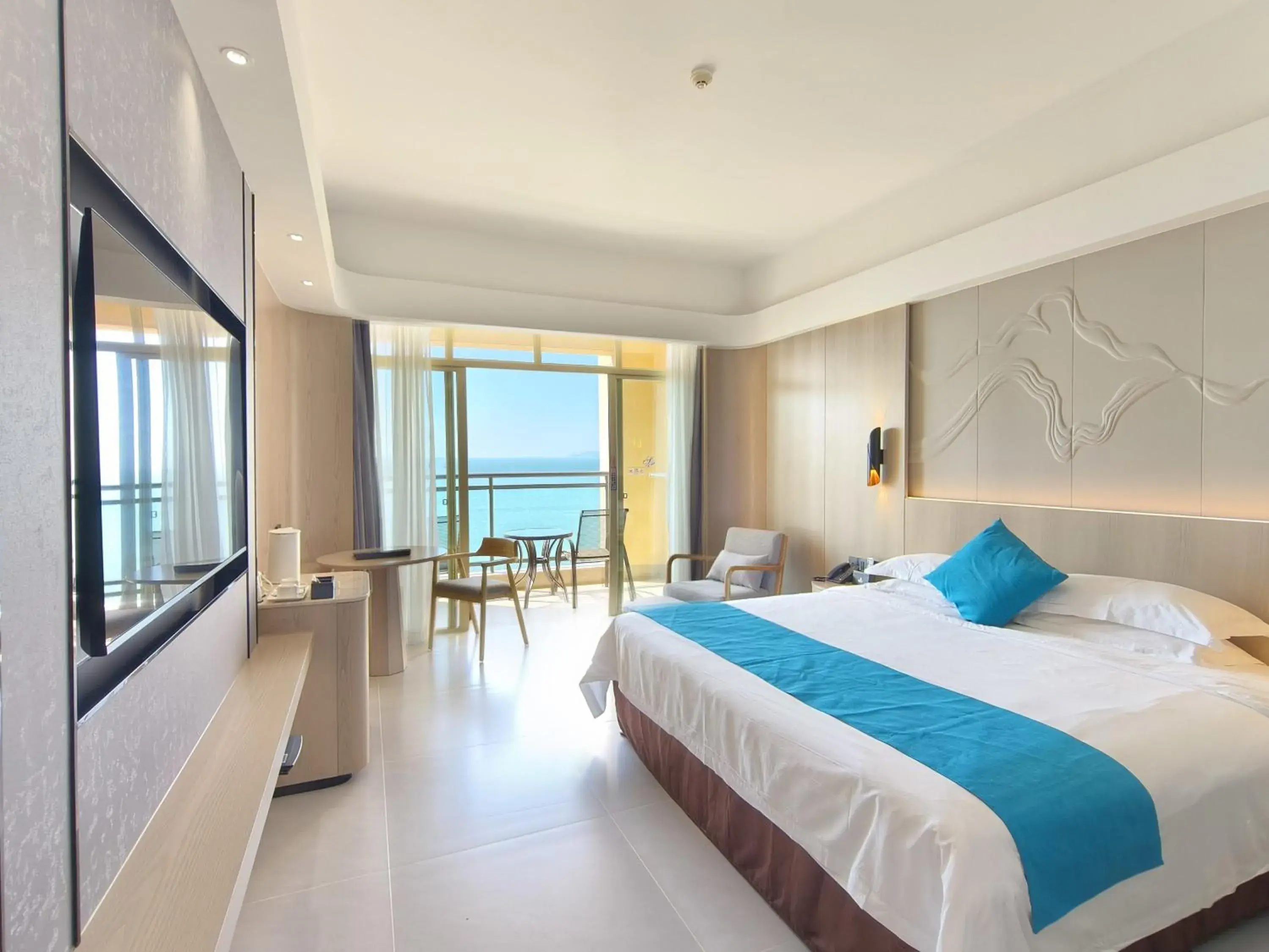 Premier Romantic Double Room with Sea View in Shengyi Holiday Villa Hotel Premier Romantic Double Room with Sea View in Shengyi Holiday Villa Hotel