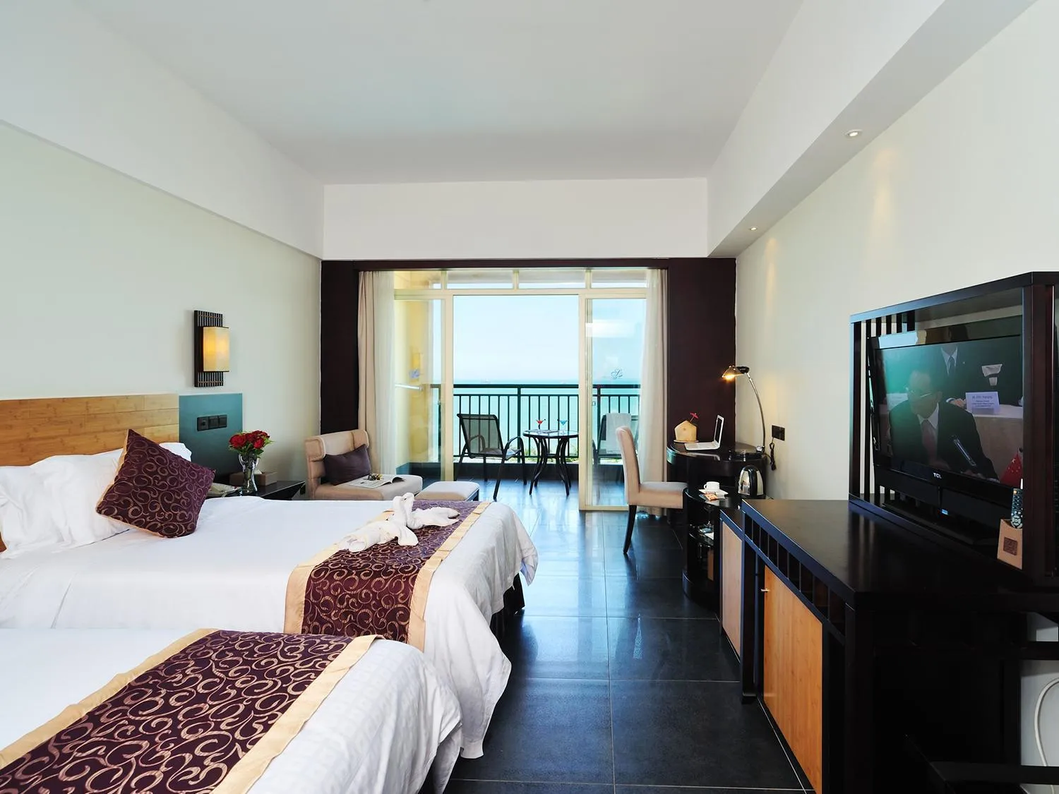 Photo of the whole room, Bed in Shengyi Holiday Villa Hotel