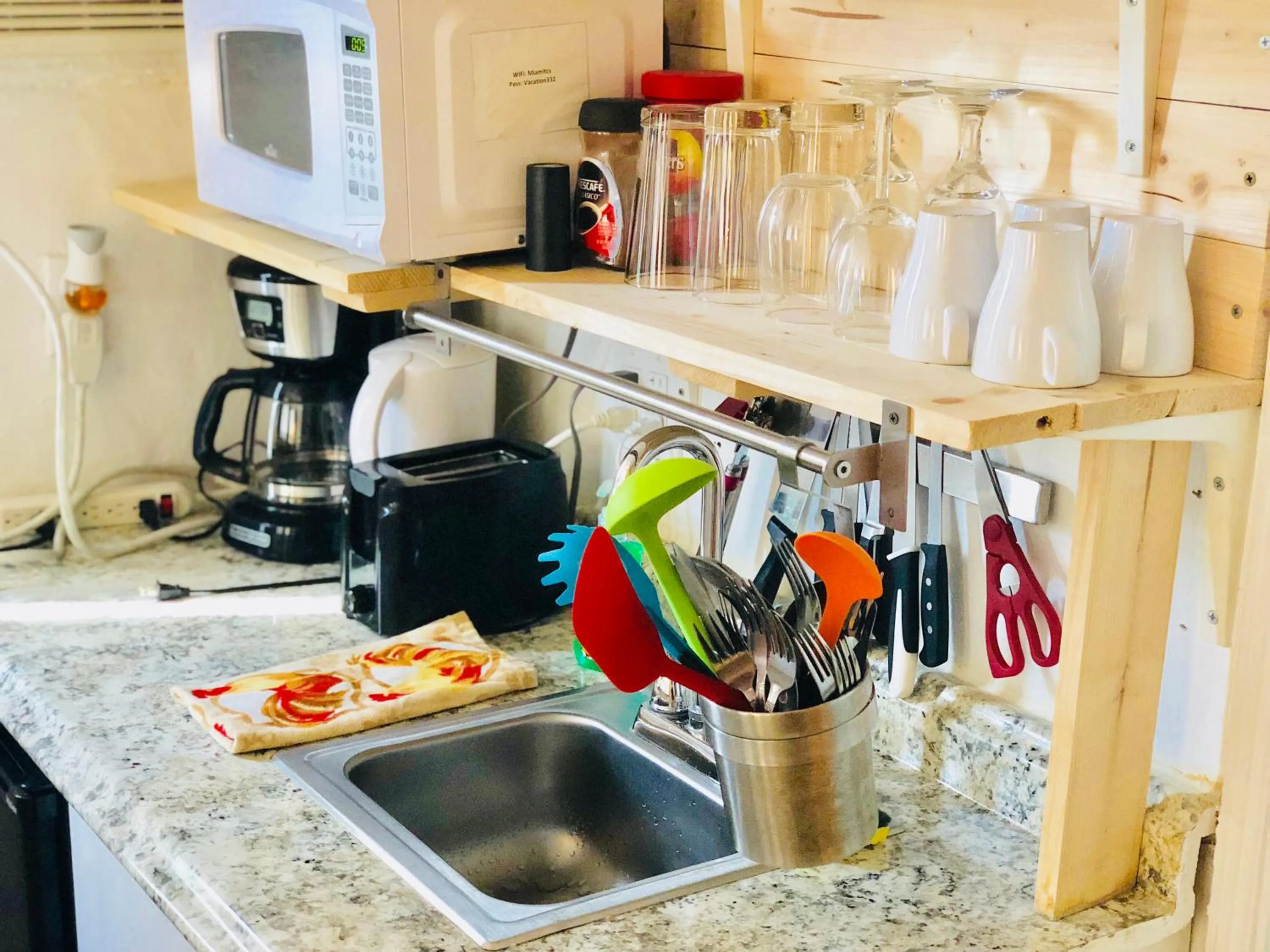 Kitchen or kitchenette in Hollywood Beachfront House