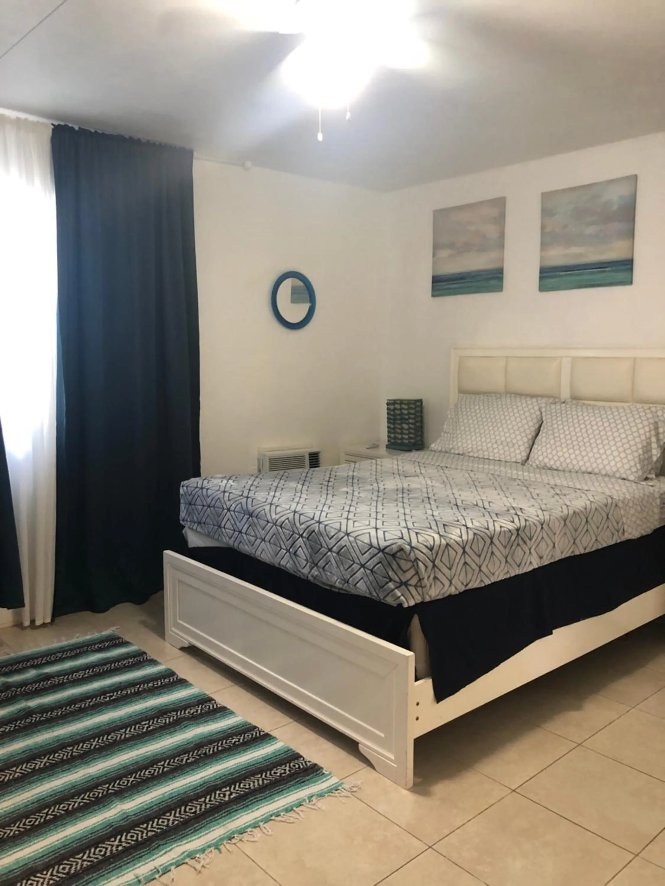 Bed in Hollywood Beachfront House