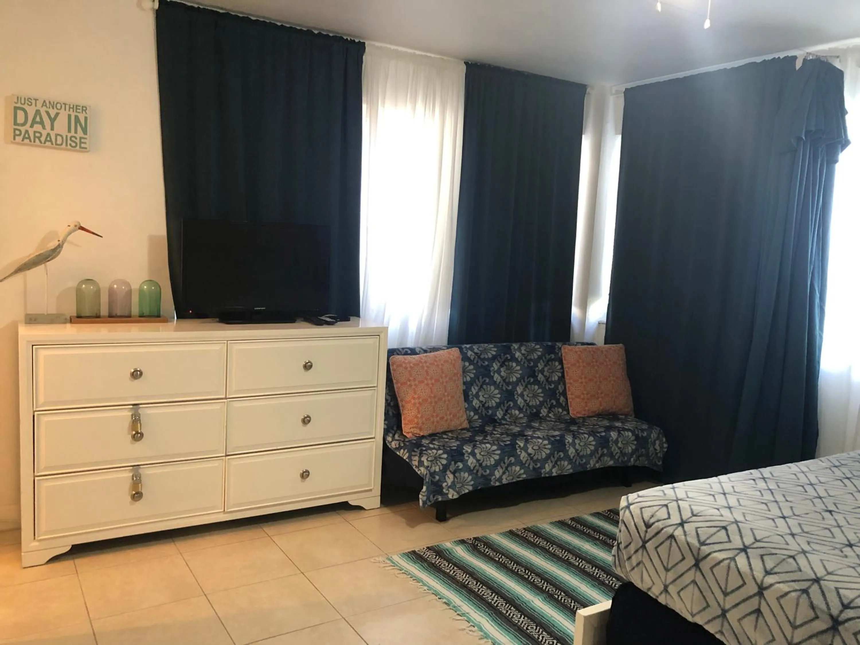 Bed in Hollywood Beachfront House