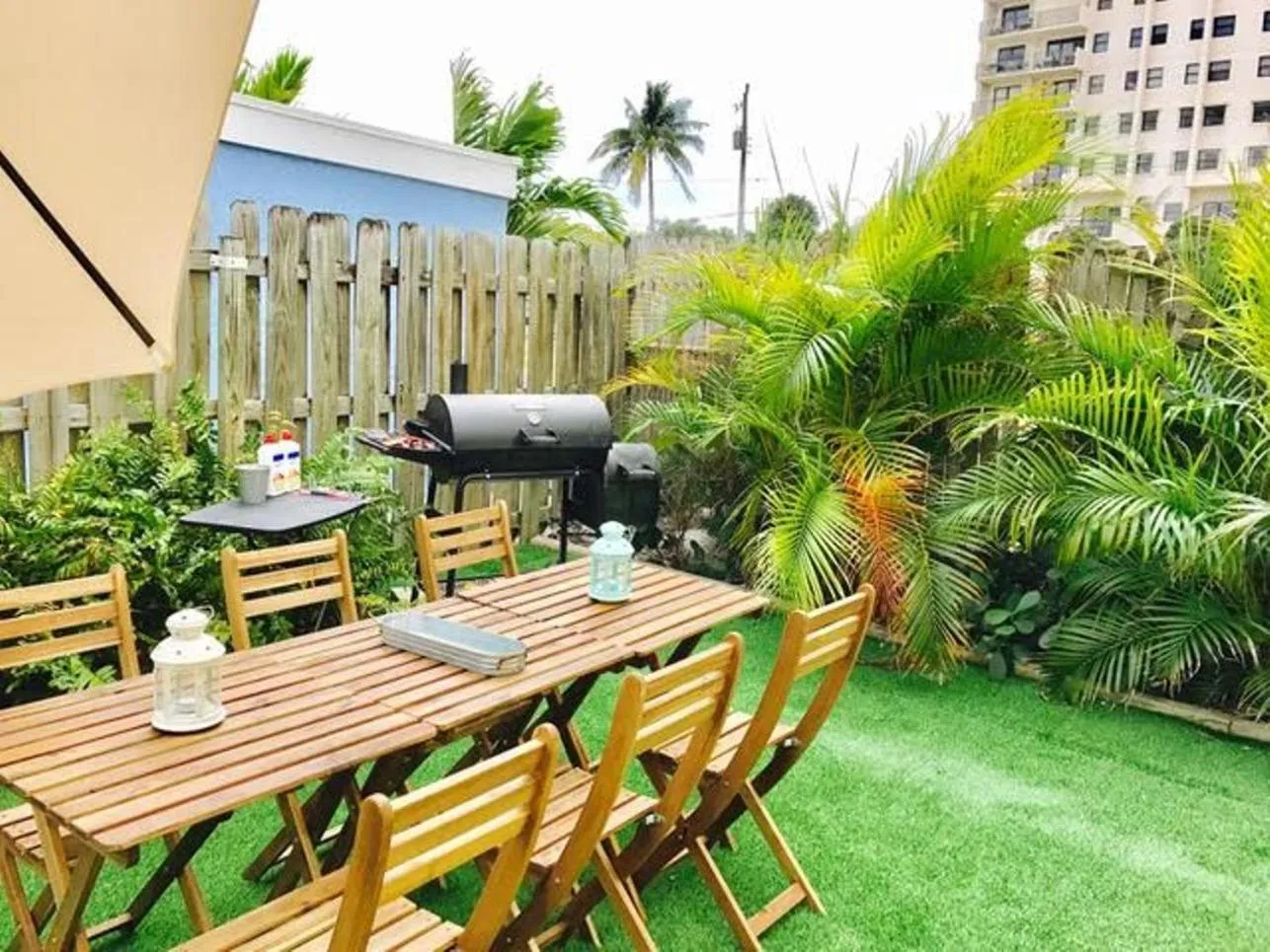 BBQ facilities in Hollywood Beachfront House