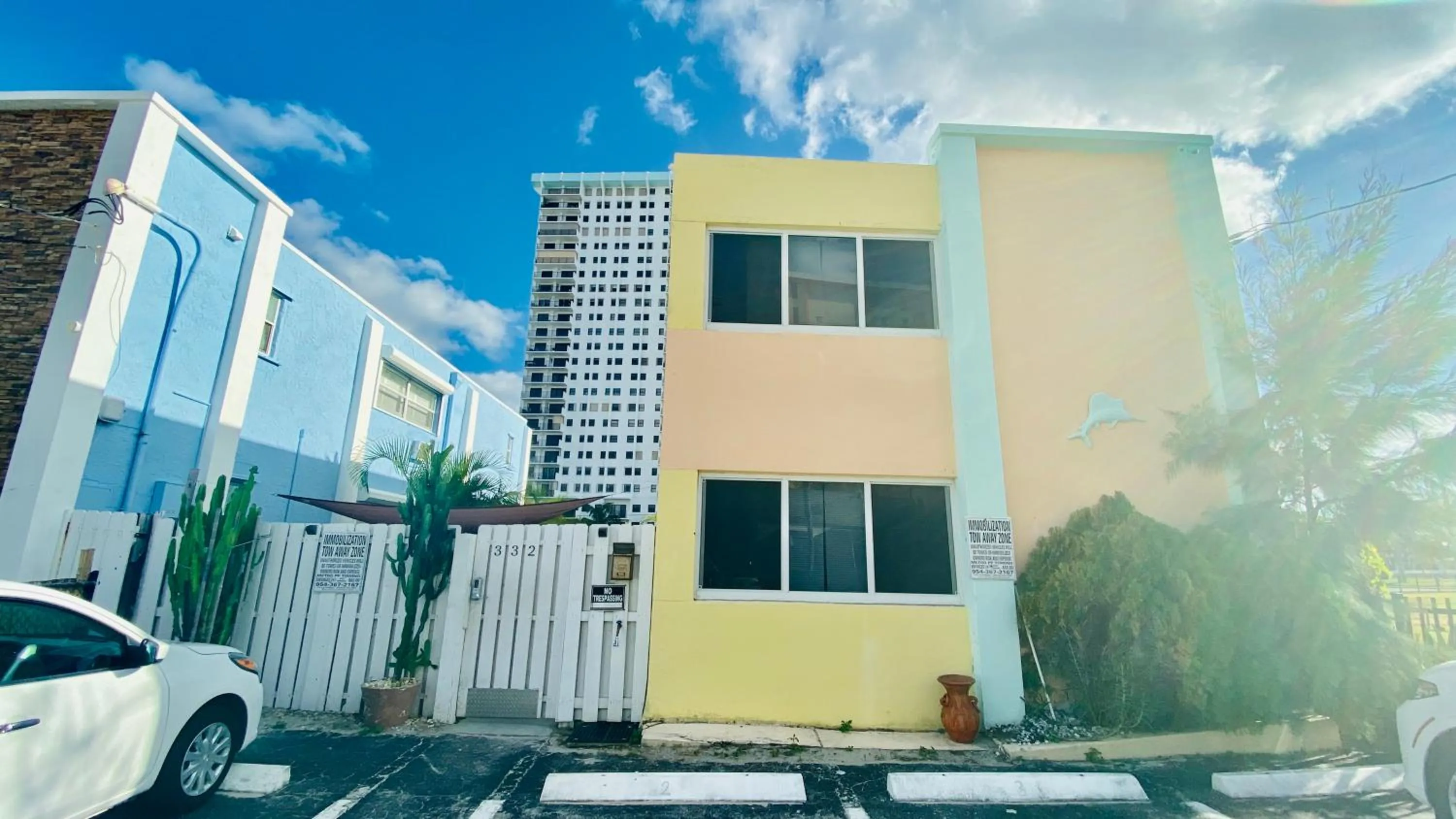 Facade/entrance in Hollywood Beachfront House
