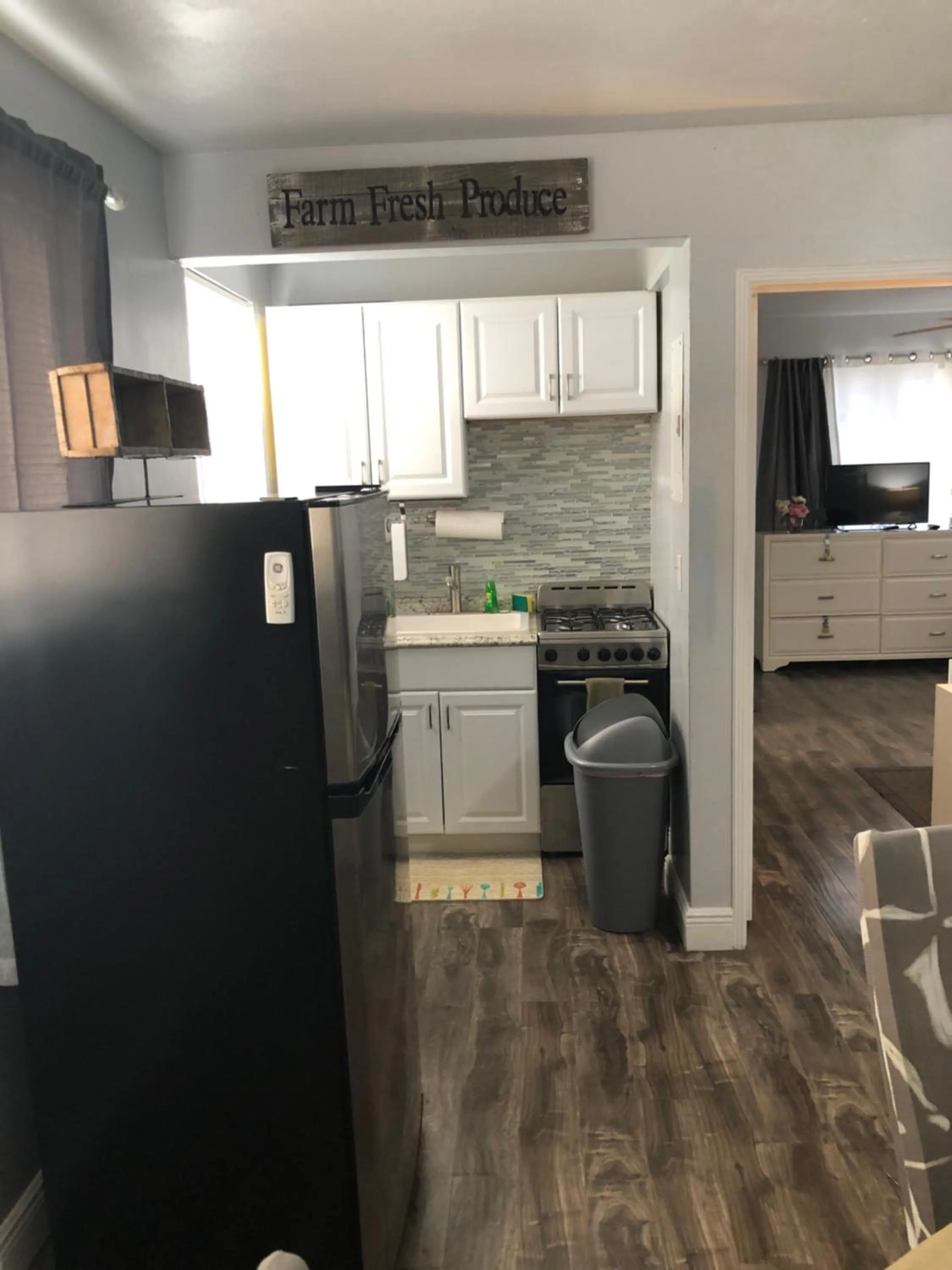 Kitchen or kitchenette in Hollywood Beachfront House