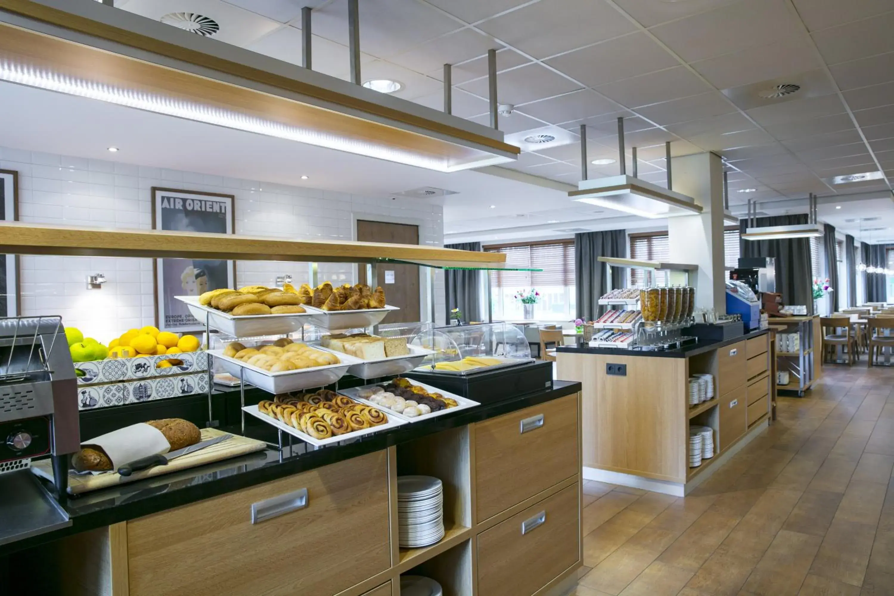 Restaurant/places to eat in Holiday Inn Express Amsterdam - Schiphol by IHG Restaurant/places to eat in Holiday Inn Express Amsterdam - Schiphol by IHG