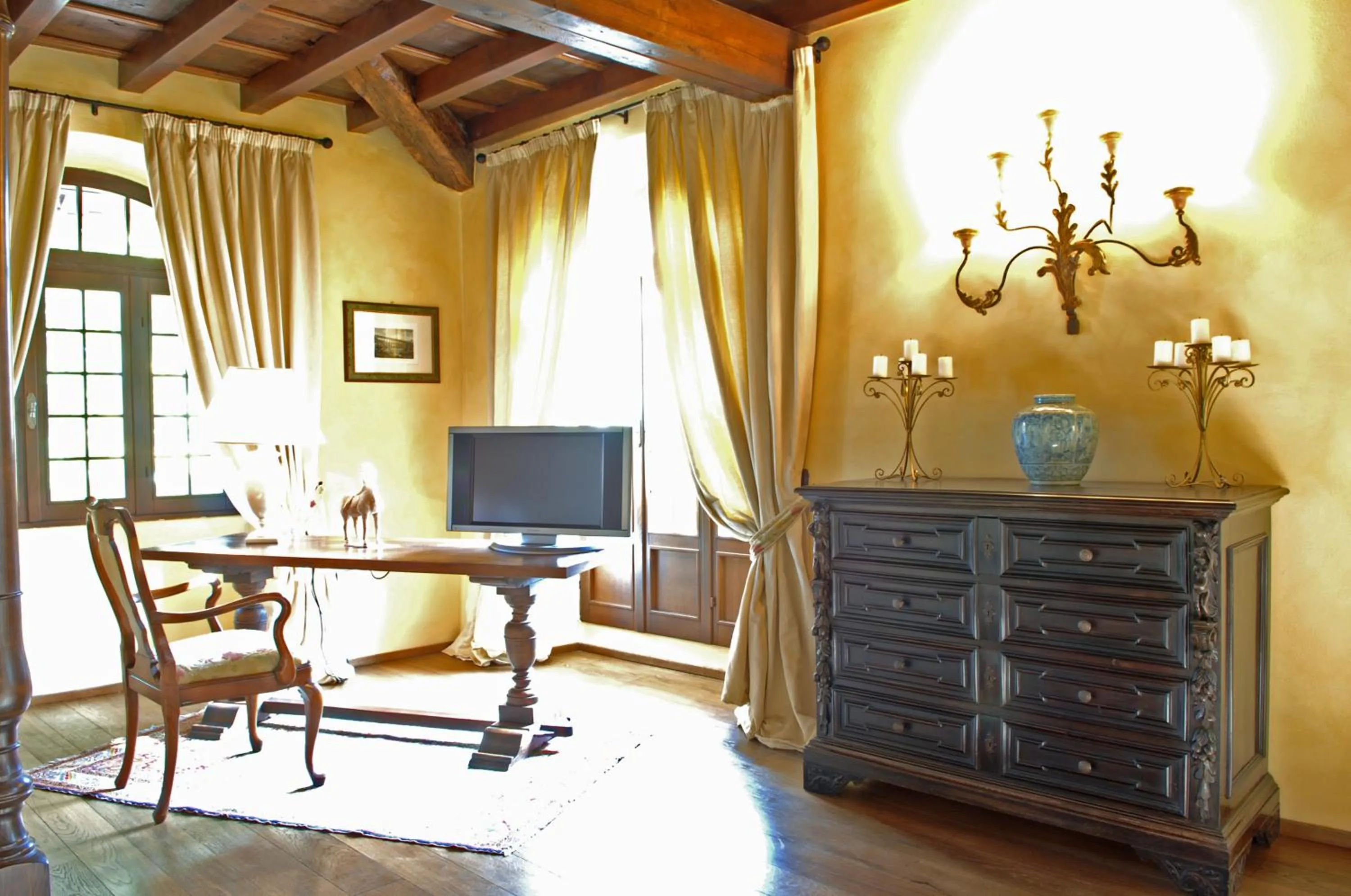 Bedroom in Hotel Torre di San Martino