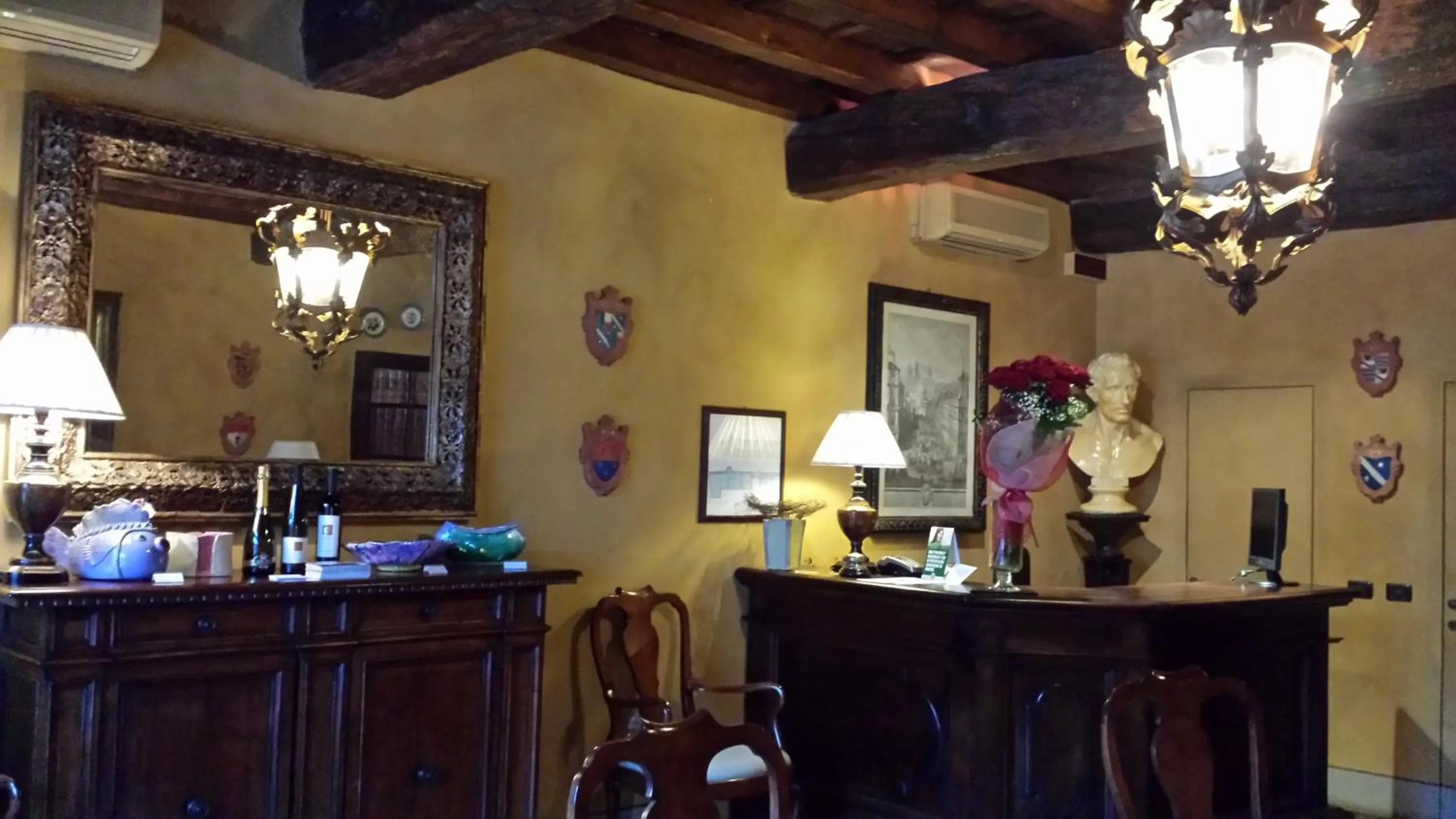 Lobby or reception in Hotel Torre di San Martino