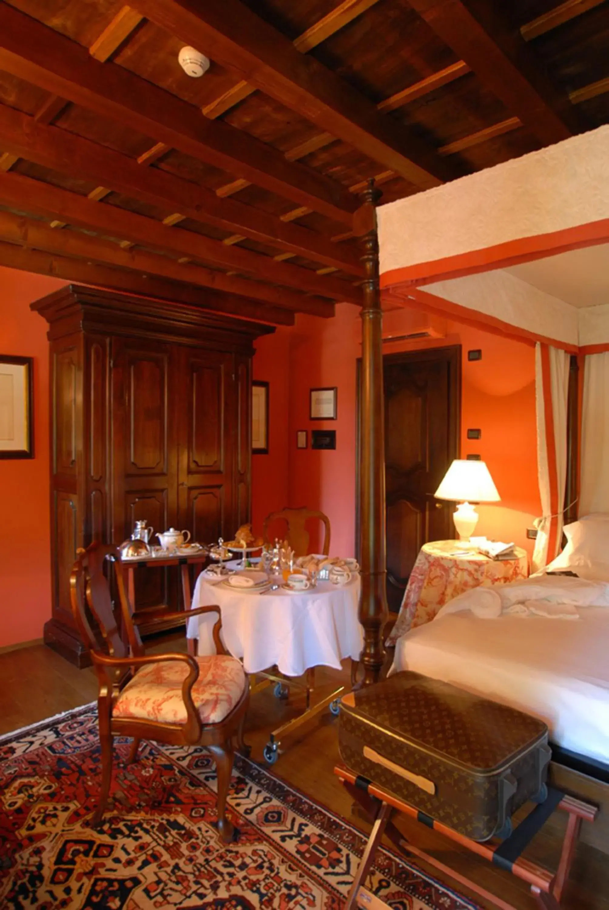 Bedroom, Restaurant/Places to Eat in Residenza Di Torre San Martino