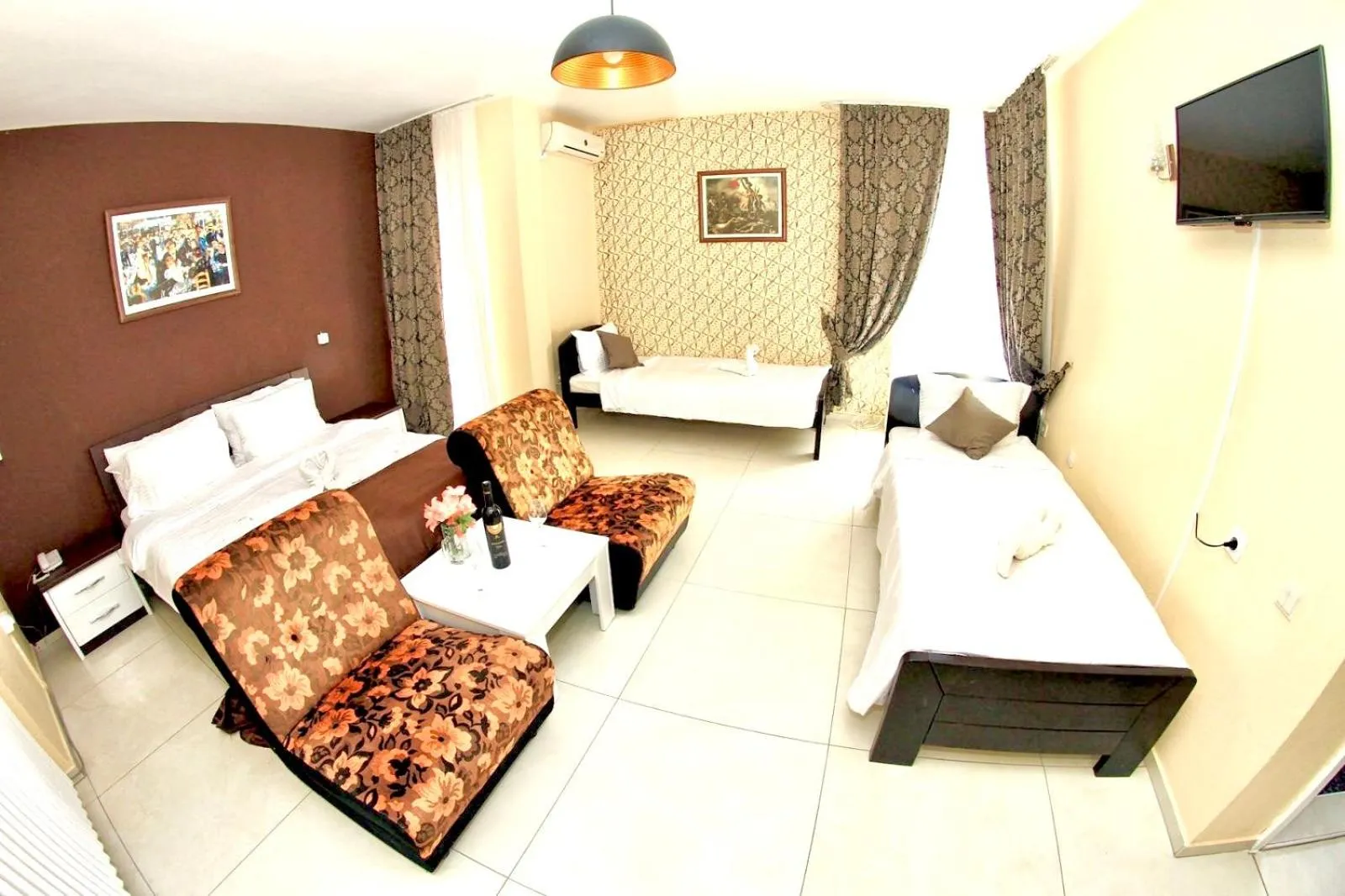 Bed in Hotel Lagadin