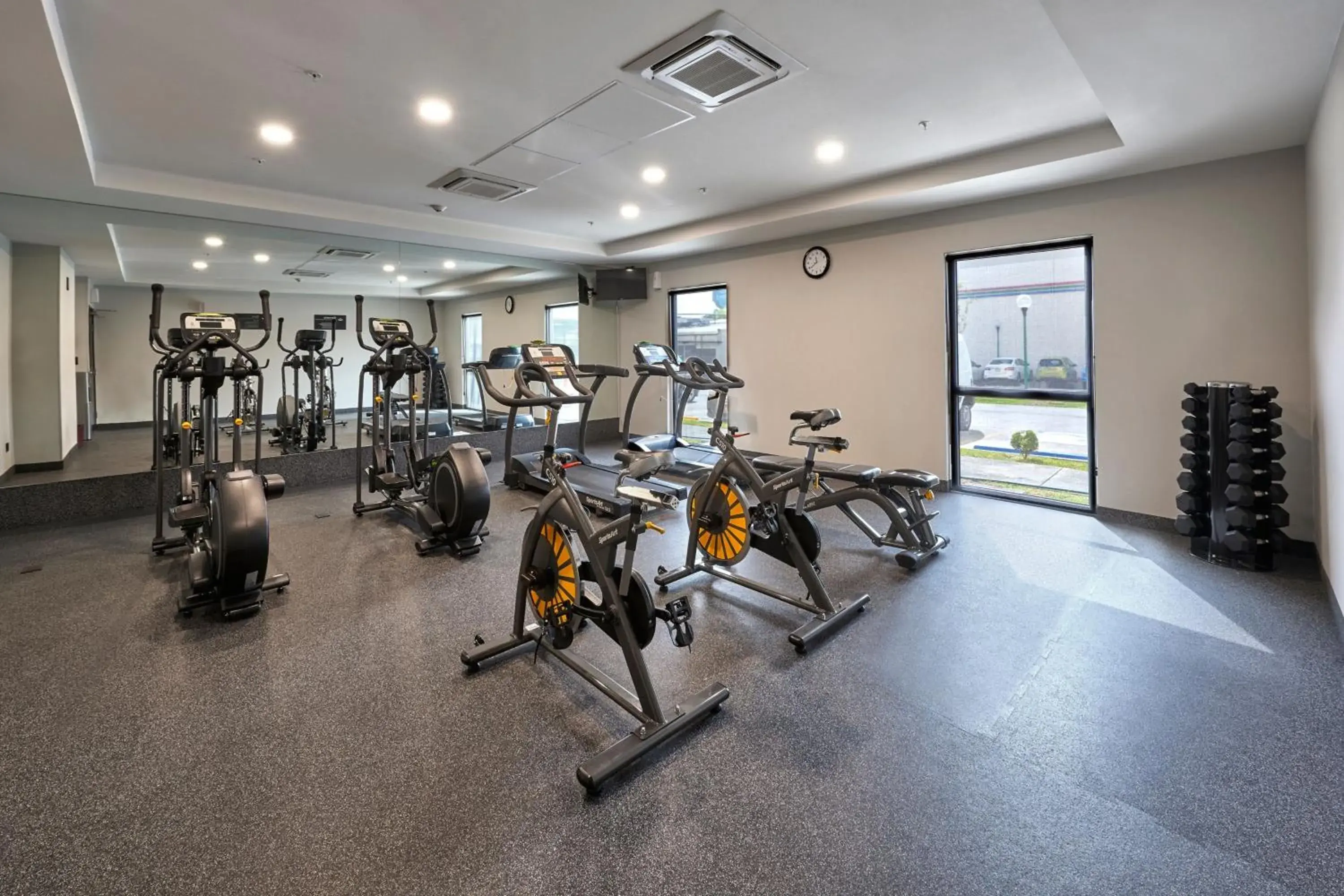 Fitness centre/facilities in City Express by Marriott Monterrey Lindavista Fitness centre/facilities in City Express by Marriott Monterrey Lindavista