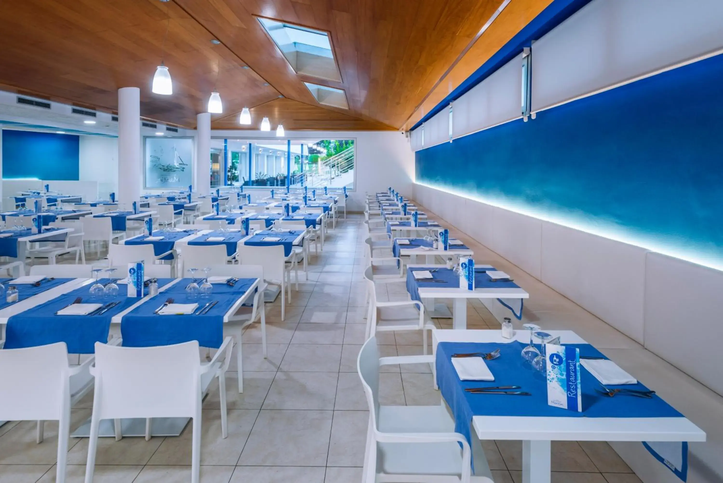 Restaurant/places to eat in Hotel Montemar Maritim Restaurant/places to eat in Hotel Montemar Maritim