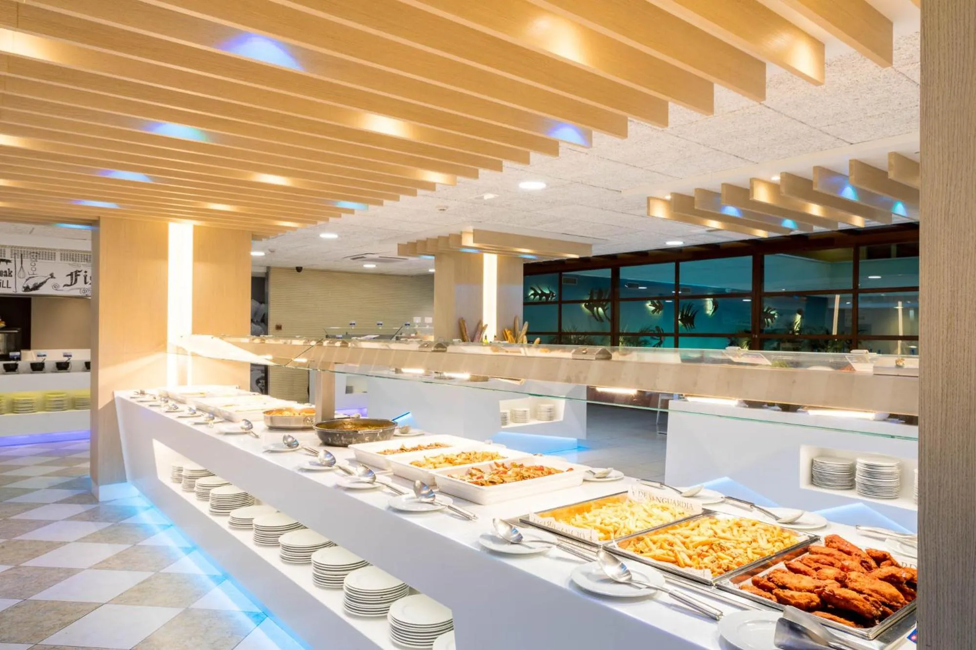 Restaurant/places to eat in Hotel Montemar Maritim