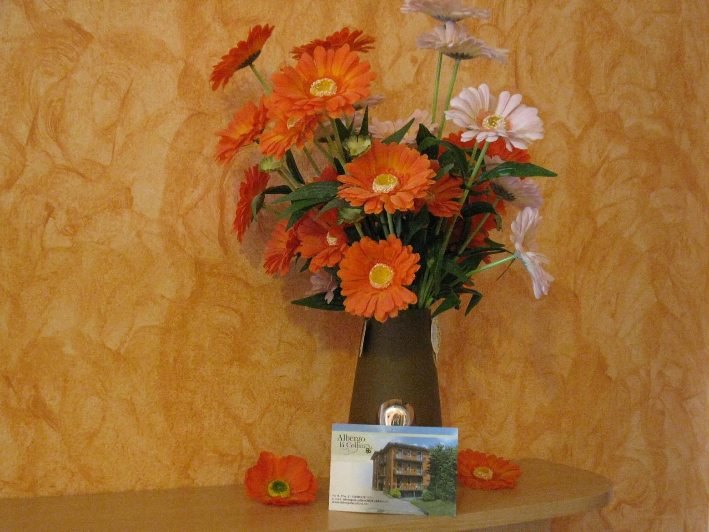 Decorative detail in La Collina