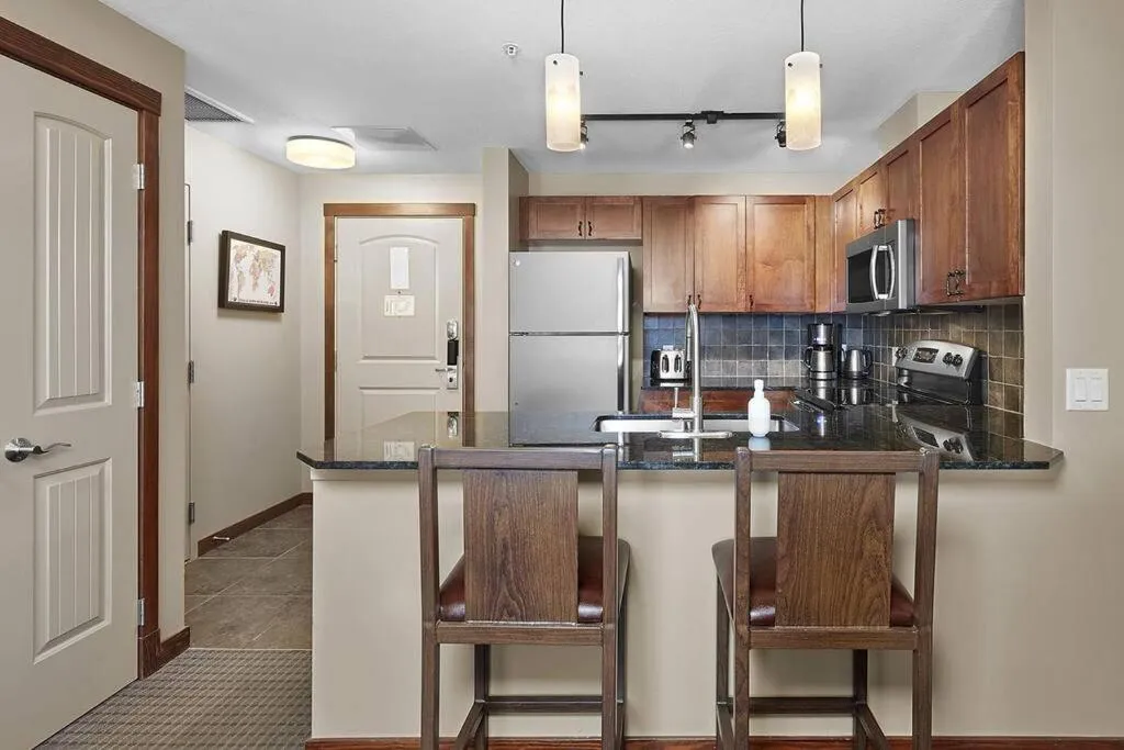 Mountain View Escape with open hot tub, Views!!