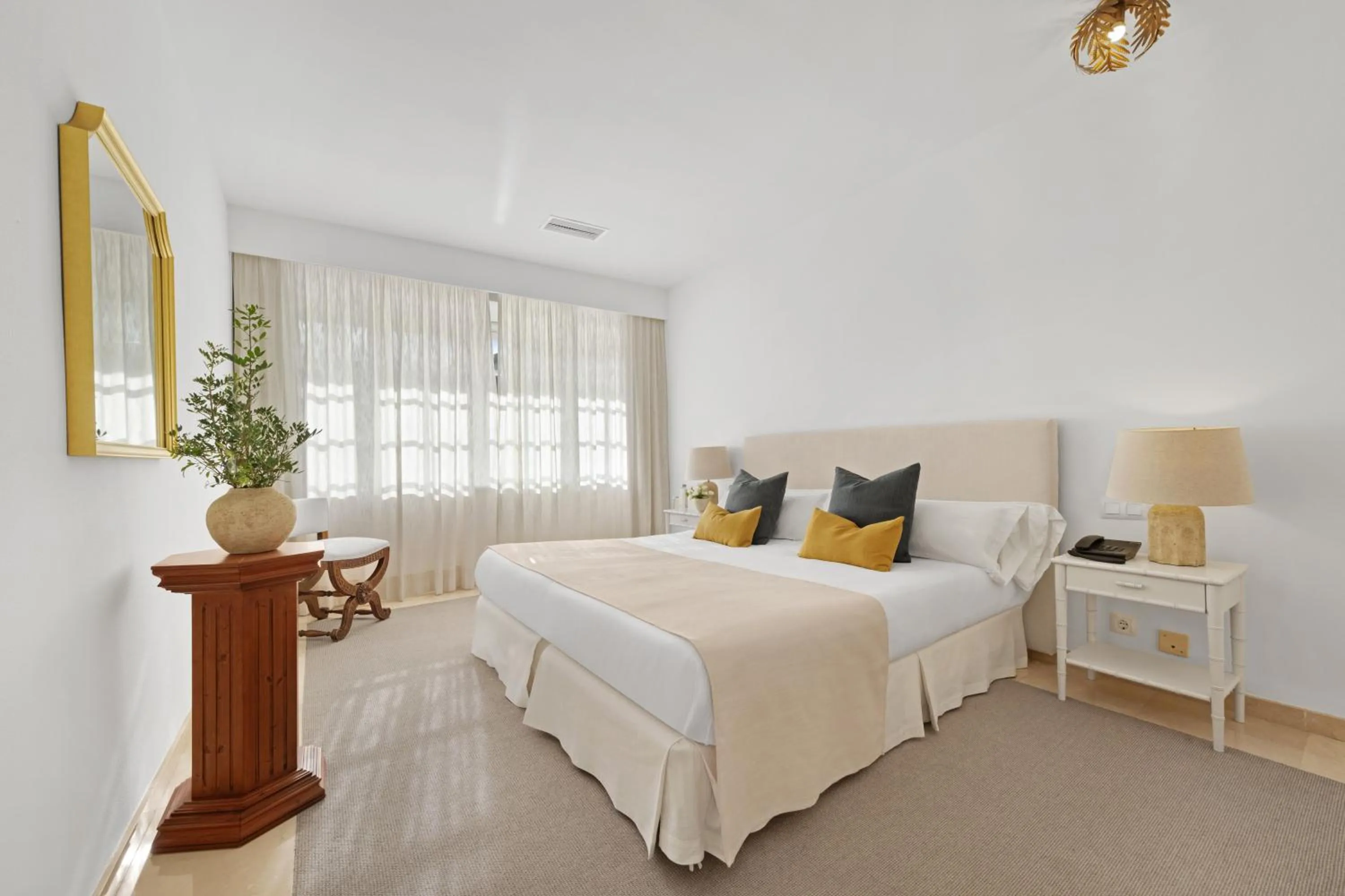 Bed in La Moraleja The Quiet Hotel - Adults Only