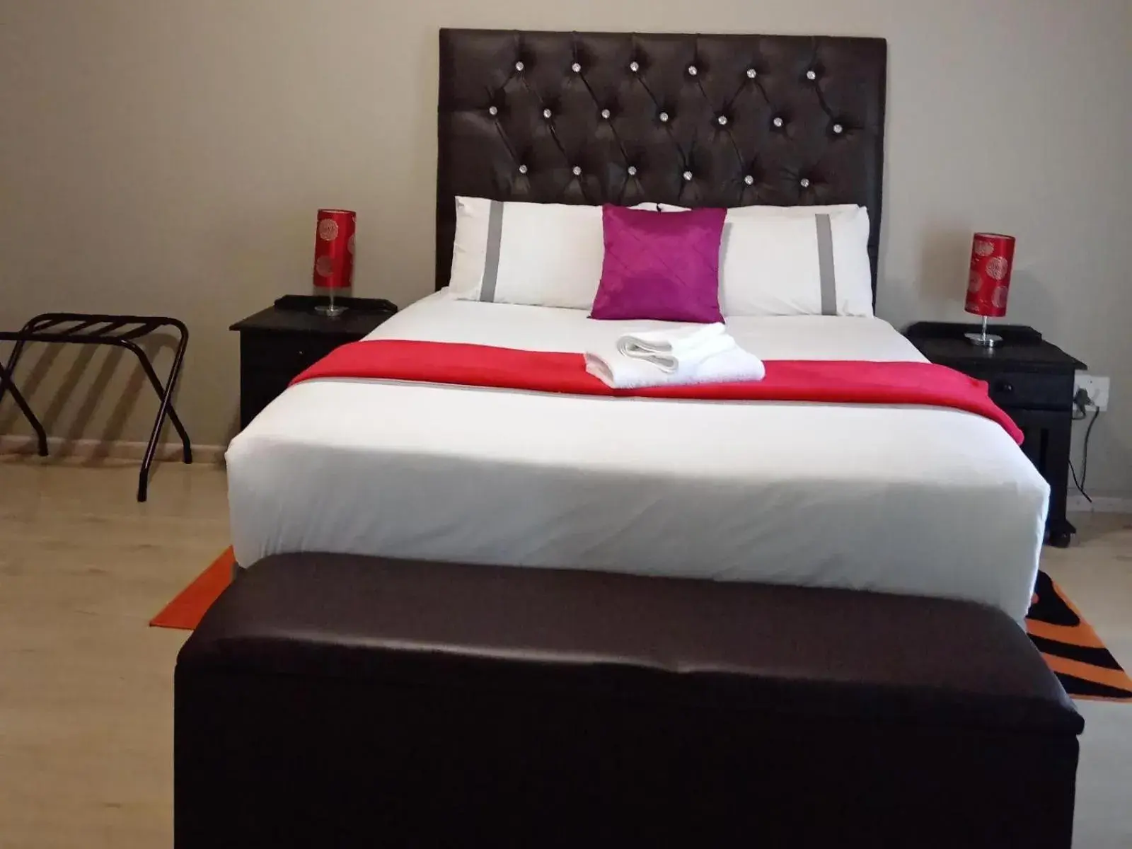 Standard Queen Room in Khutso Boutique Hotel Standard Queen Room in Khutso Boutique Hotel
