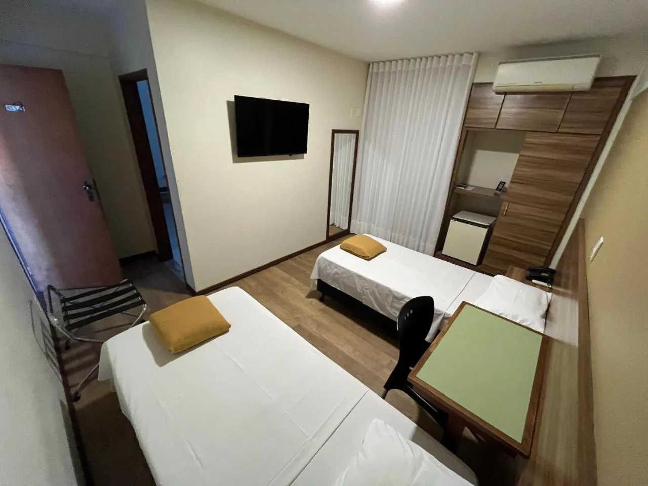 Single Room in Bevile Hotel